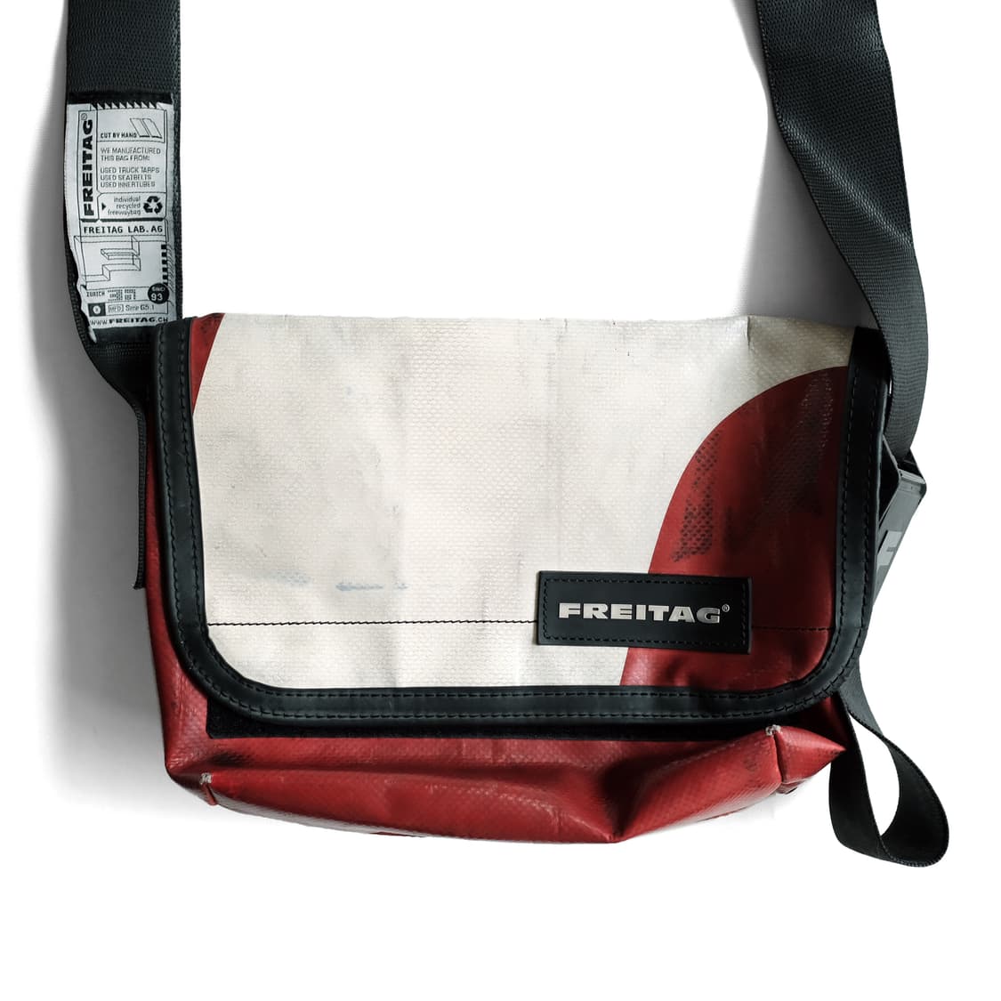 프라이탁 메신저백 하와이파이브오 레드화이트 상품이미지3