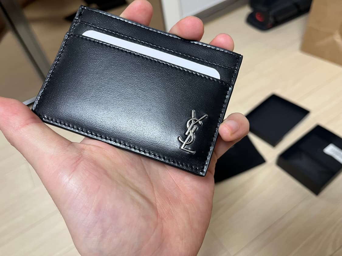 생로랑 모노그램 실버 카드지갑 상품이미지1