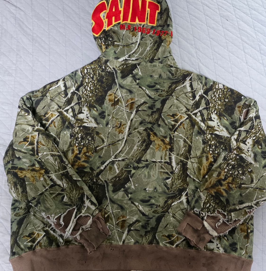 [L] 세인트미카엘 x 베이프 리얼트리 카모 샤크 후드집업 상품이미지5