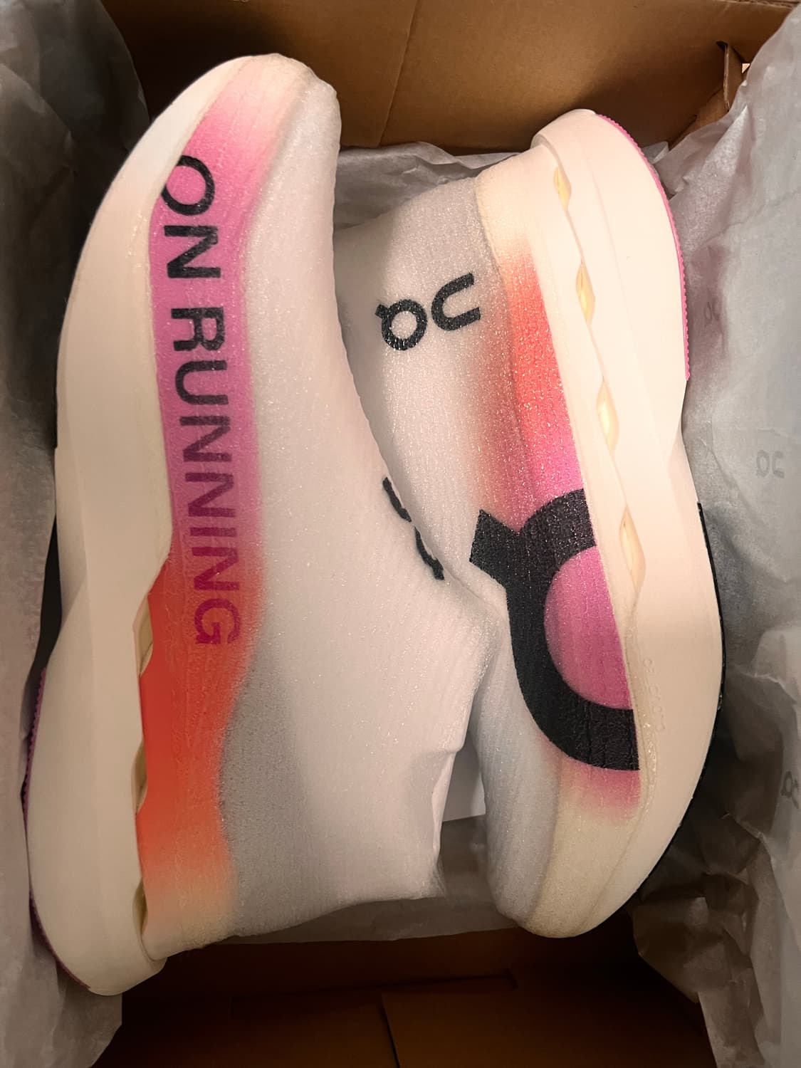 온러닝 클라우드붐스트라이크 LS 상품이미지1