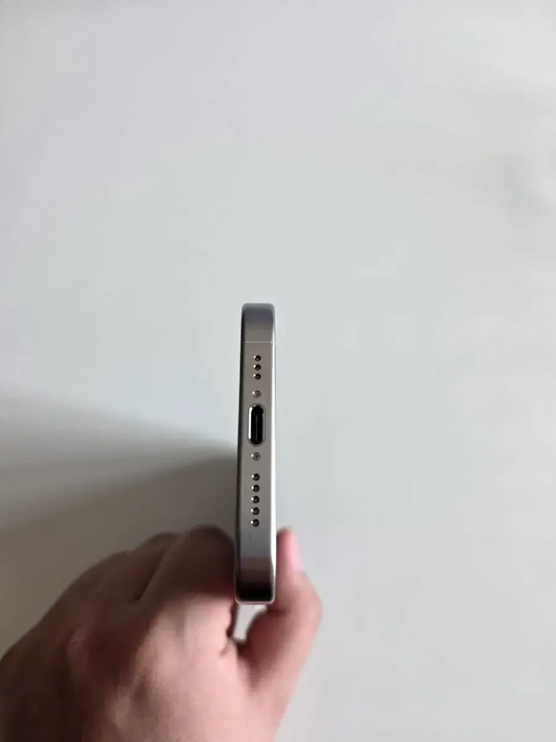 아이폰 15 프로 128GB화이트티타늄 자급제 (애플케어 남아있음) 상품이미지4