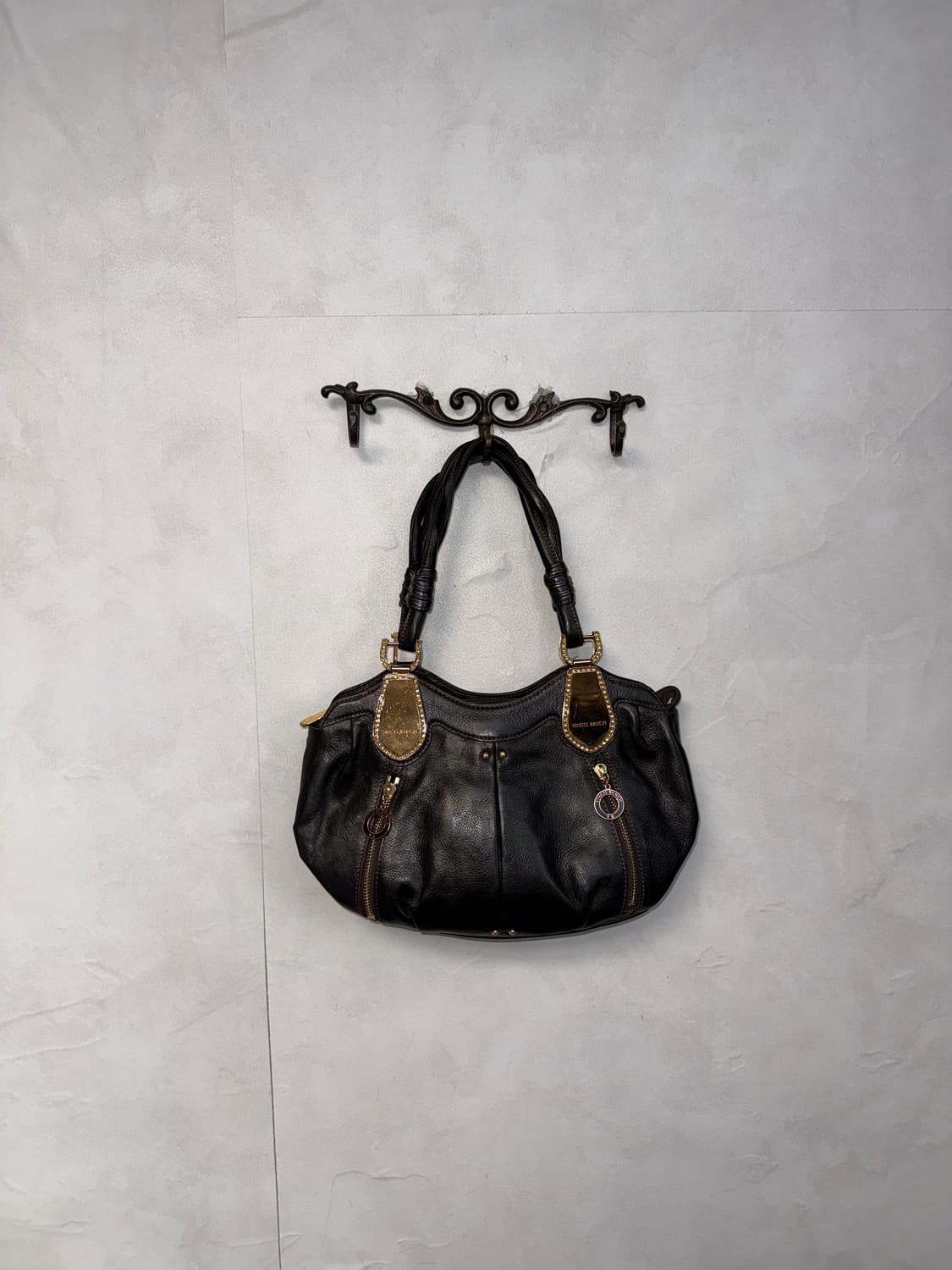 Vincis Bench dark brown shoulder bag 상품이미지1