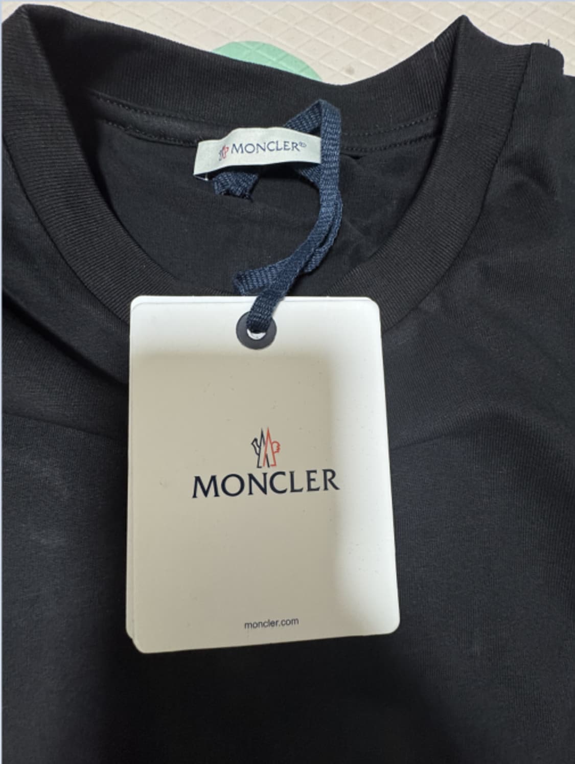 [몽클;레어] 새상품 / 반팔 / 약 105 사이즈 상품이미지3