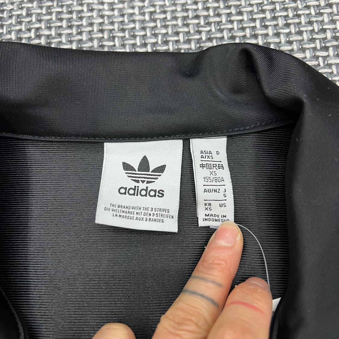 착샷O 아디다스 블랙 구파이어버드 져지 상품이미지2