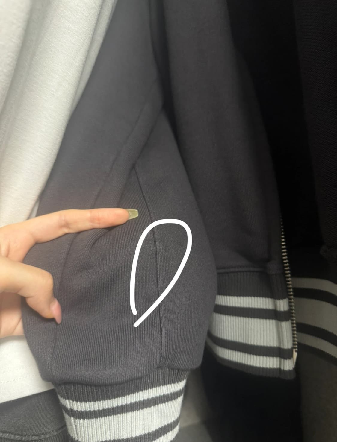 더바이닐하우스 집업 상품이미지3