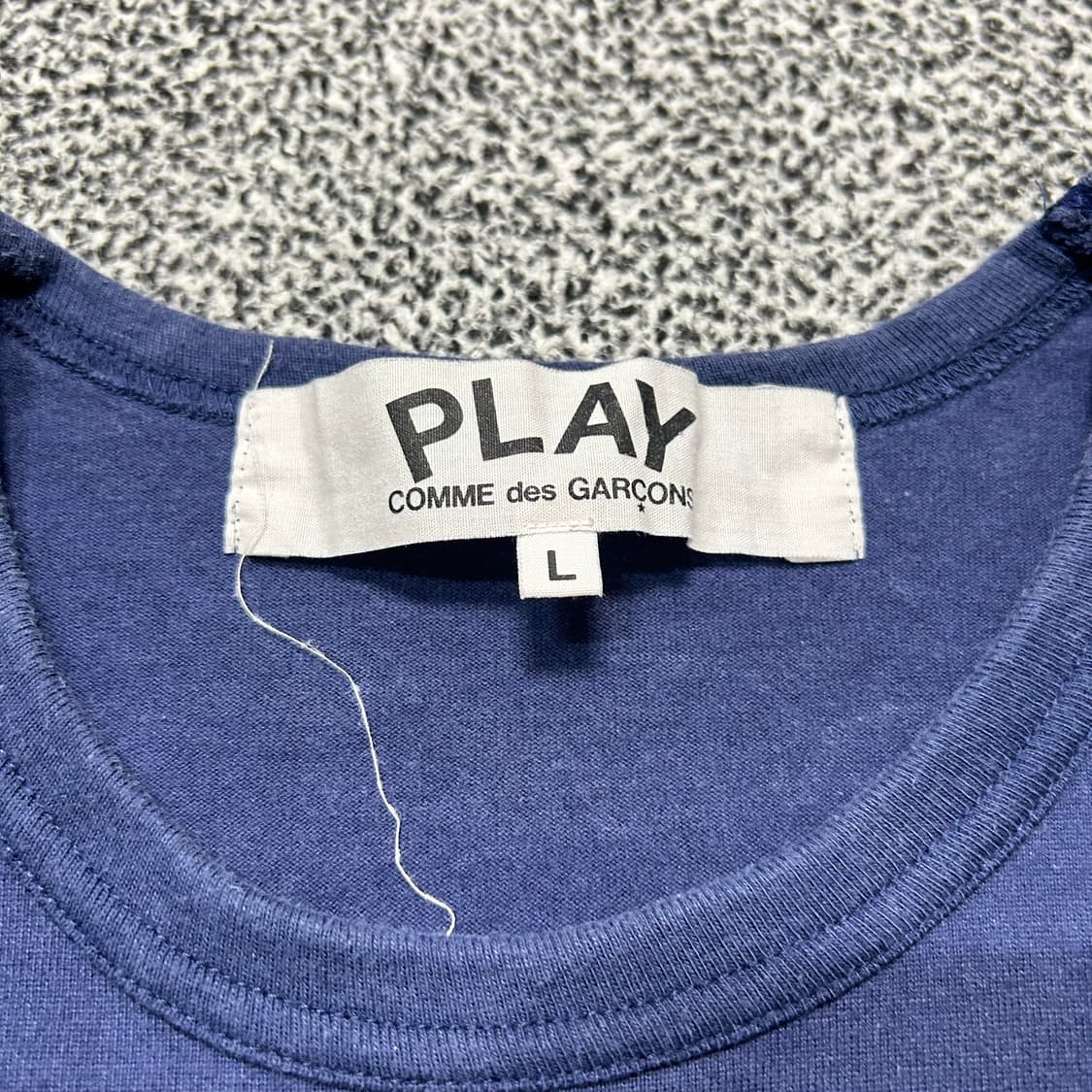꼼데가르송(Come des garcons) 플레이 로고 티셔츠 상품이미지4