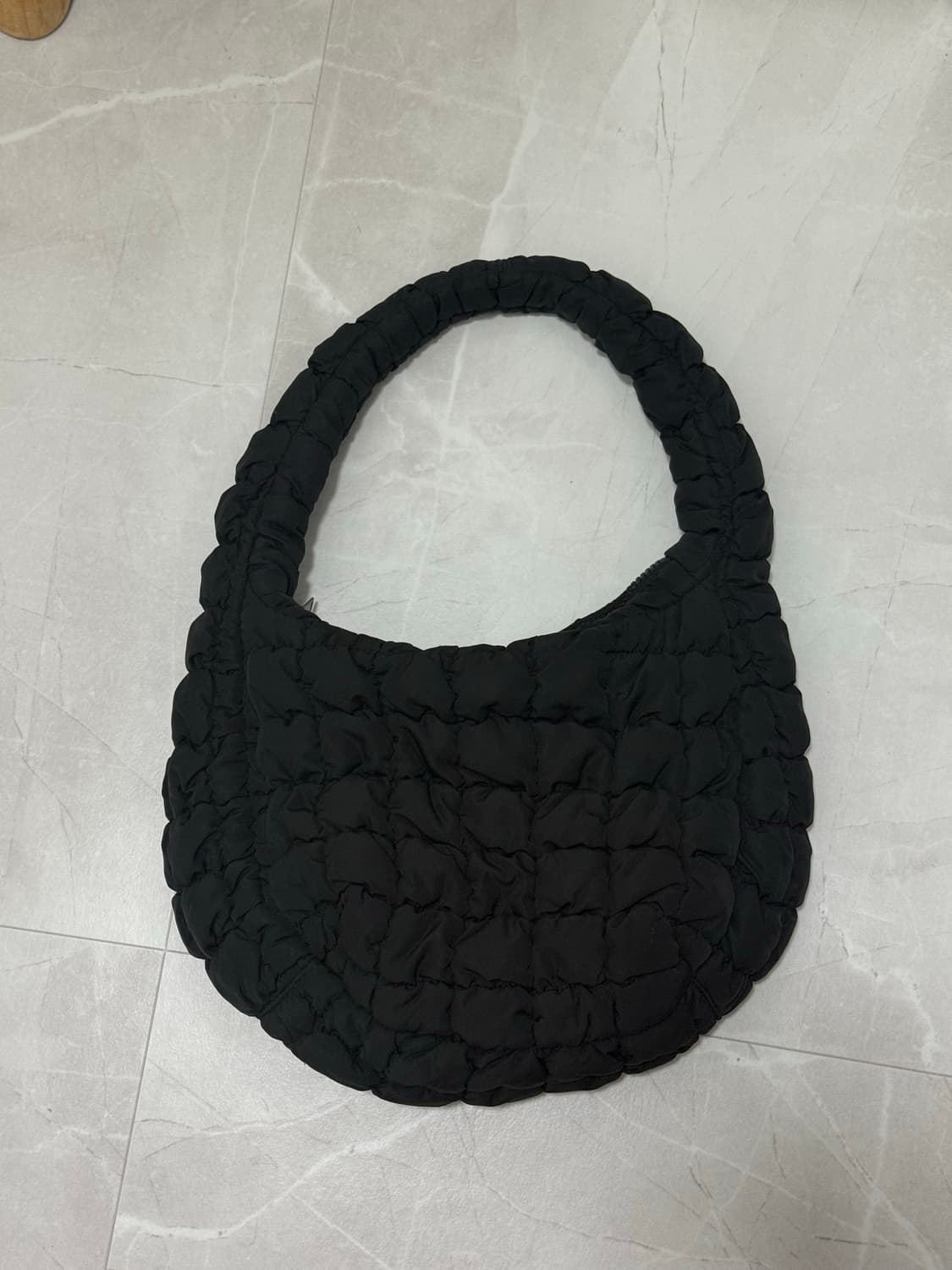 정품 코스 퀼티드 구름백 블랙 상품이미지1