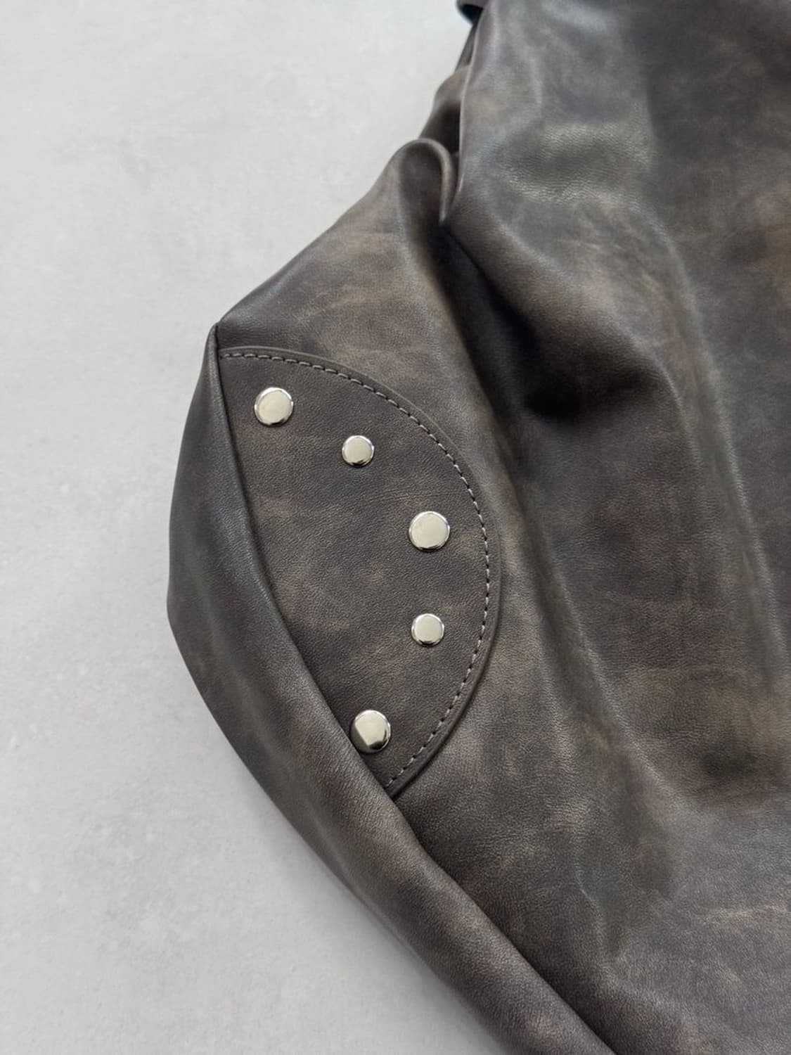 STADS ROUND SHOULDER BAG 스태즈 라운드 숄더백 상품이미지8