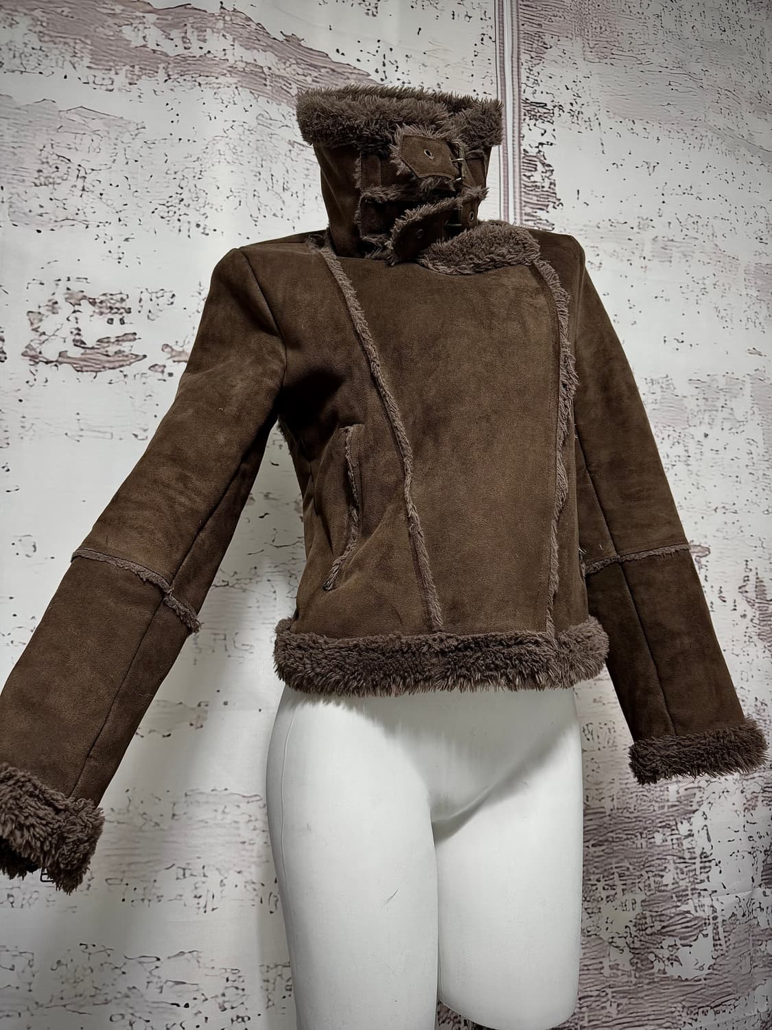 Brown buckle detail shearling jacket 상품이미지1