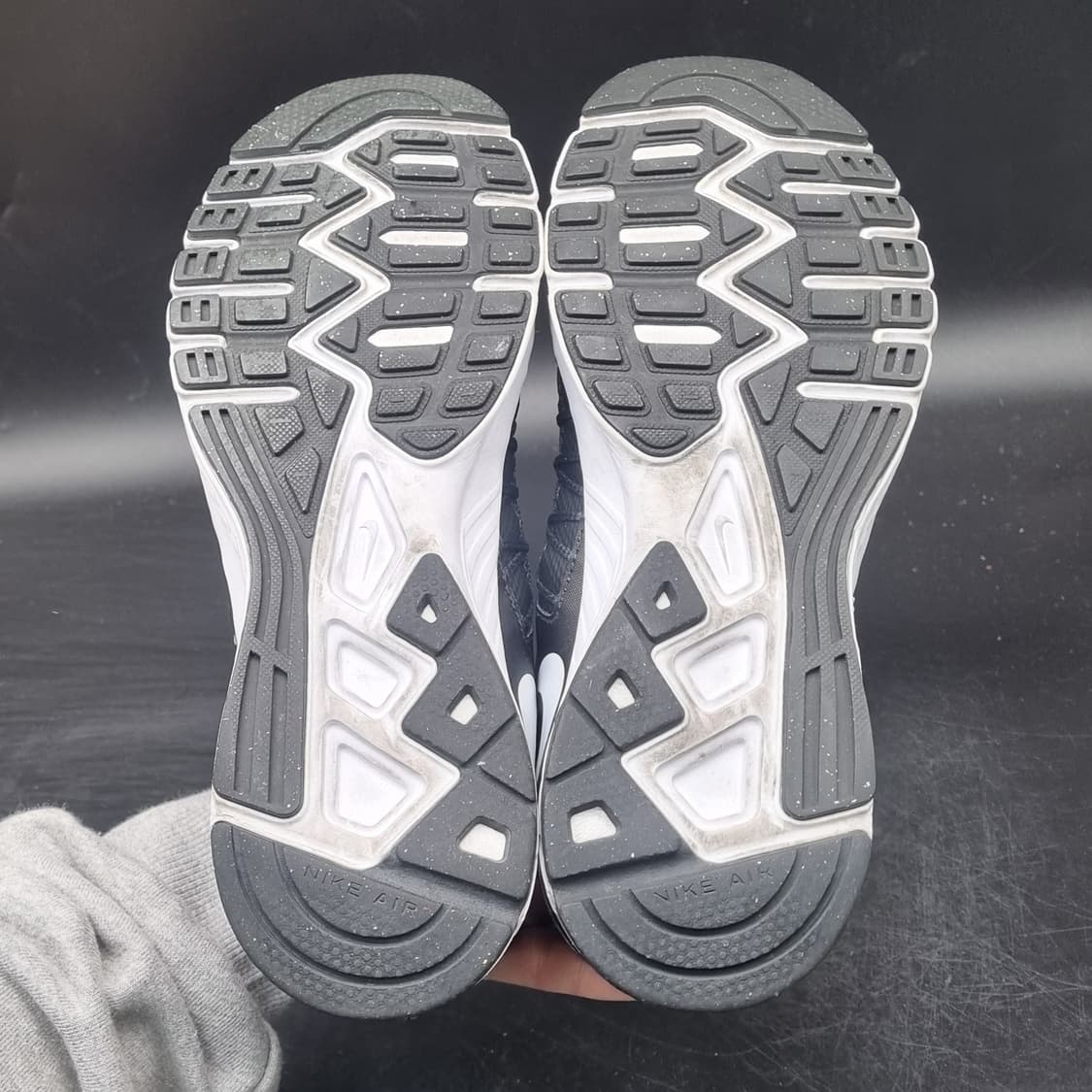 나이키 에어 릴렌트리스 운동화250  상품이미지3