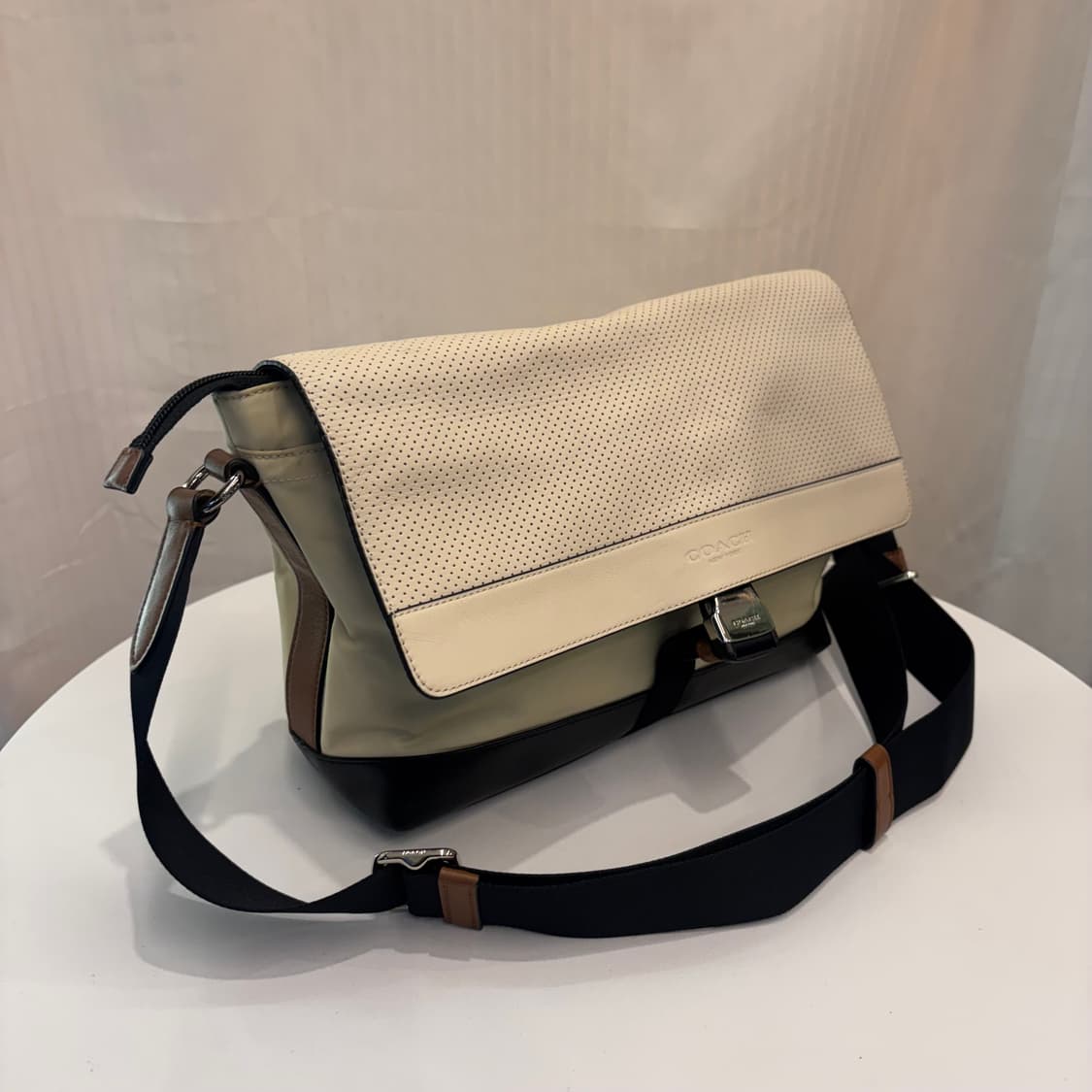 정품 코치 버클 크로스백     상품이미지5
