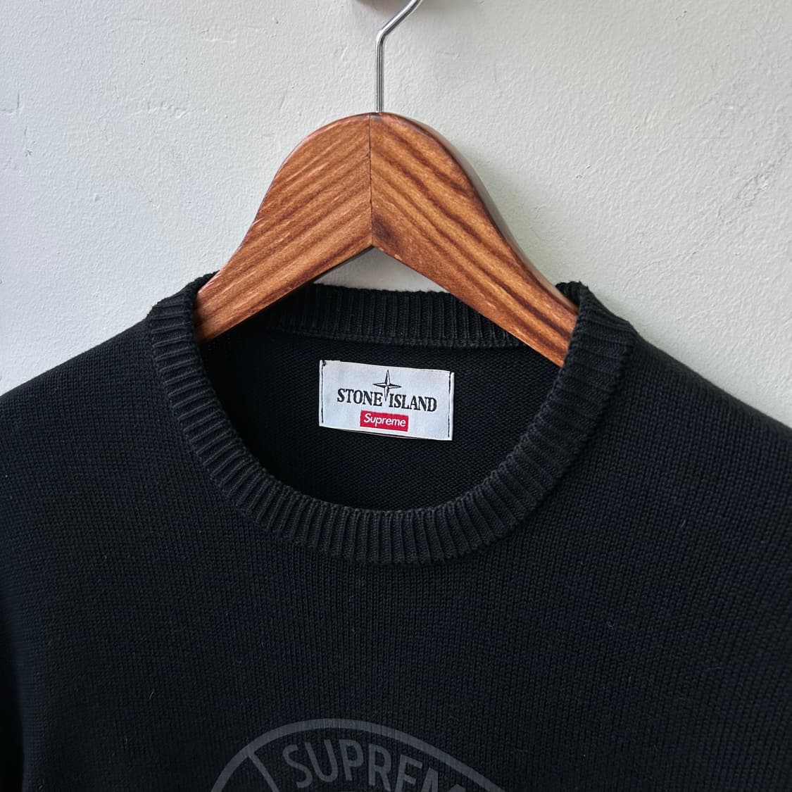 15740 - 스톤아일랜드 X 슈프림 리플렉티브 콤퍼스 니트 상품이미지3