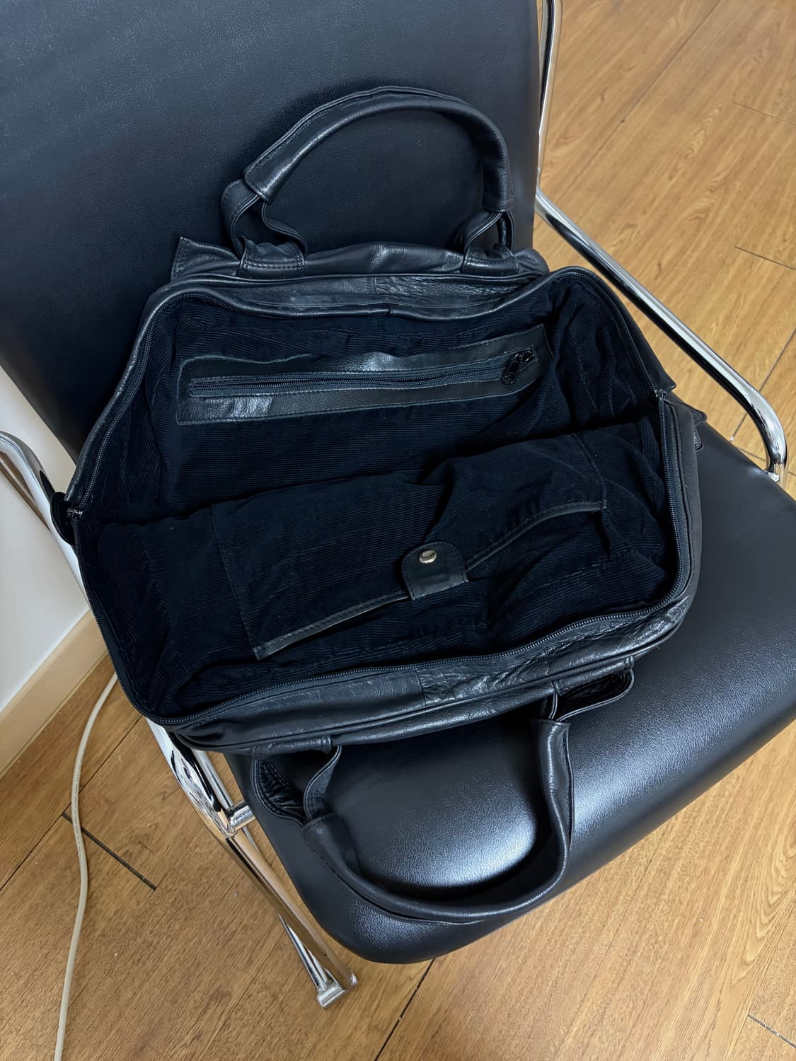 일본 빈티지 블랙 가죽 가방 맥북 14인치 수납 가능 상품이미지3
