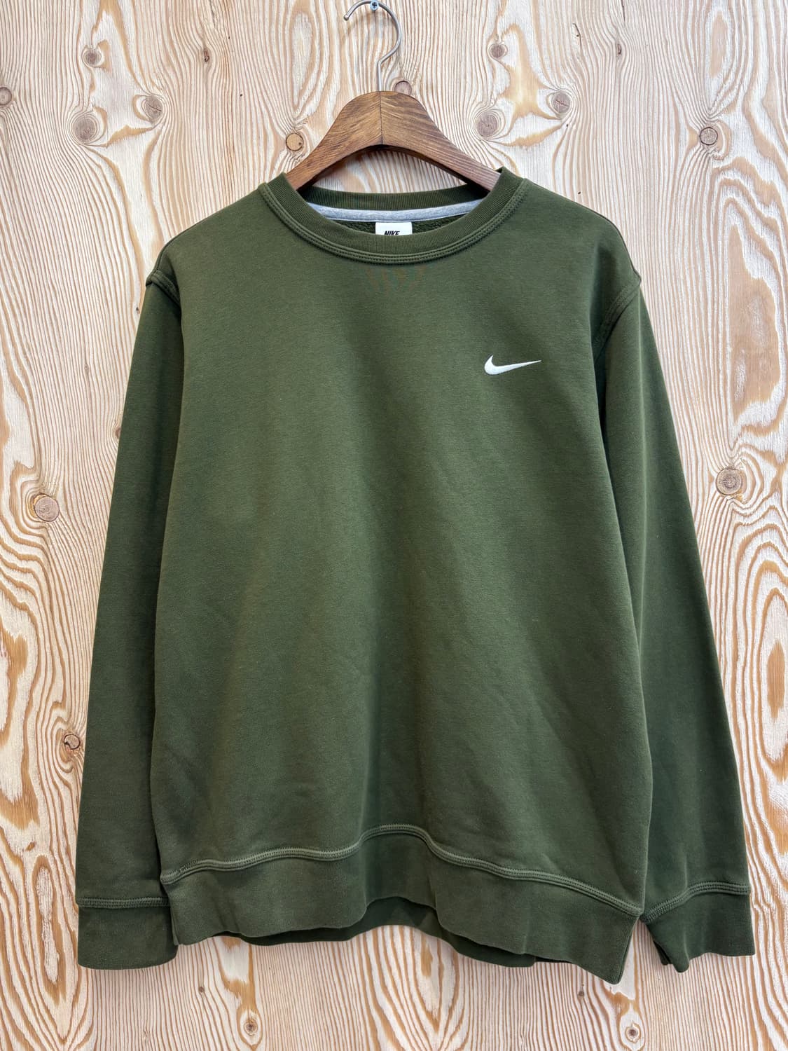 나이키 솔로 스우시 베이직 맨투맨 상품이미지1