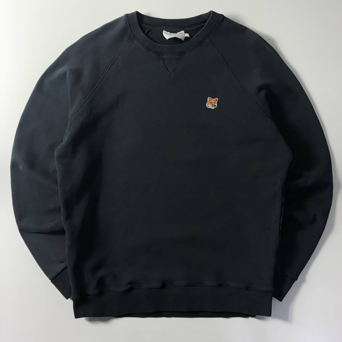 Maison kitsne  메종 키츠네 폭스패치 코튼 블랙 맨투맨  상품이미지1