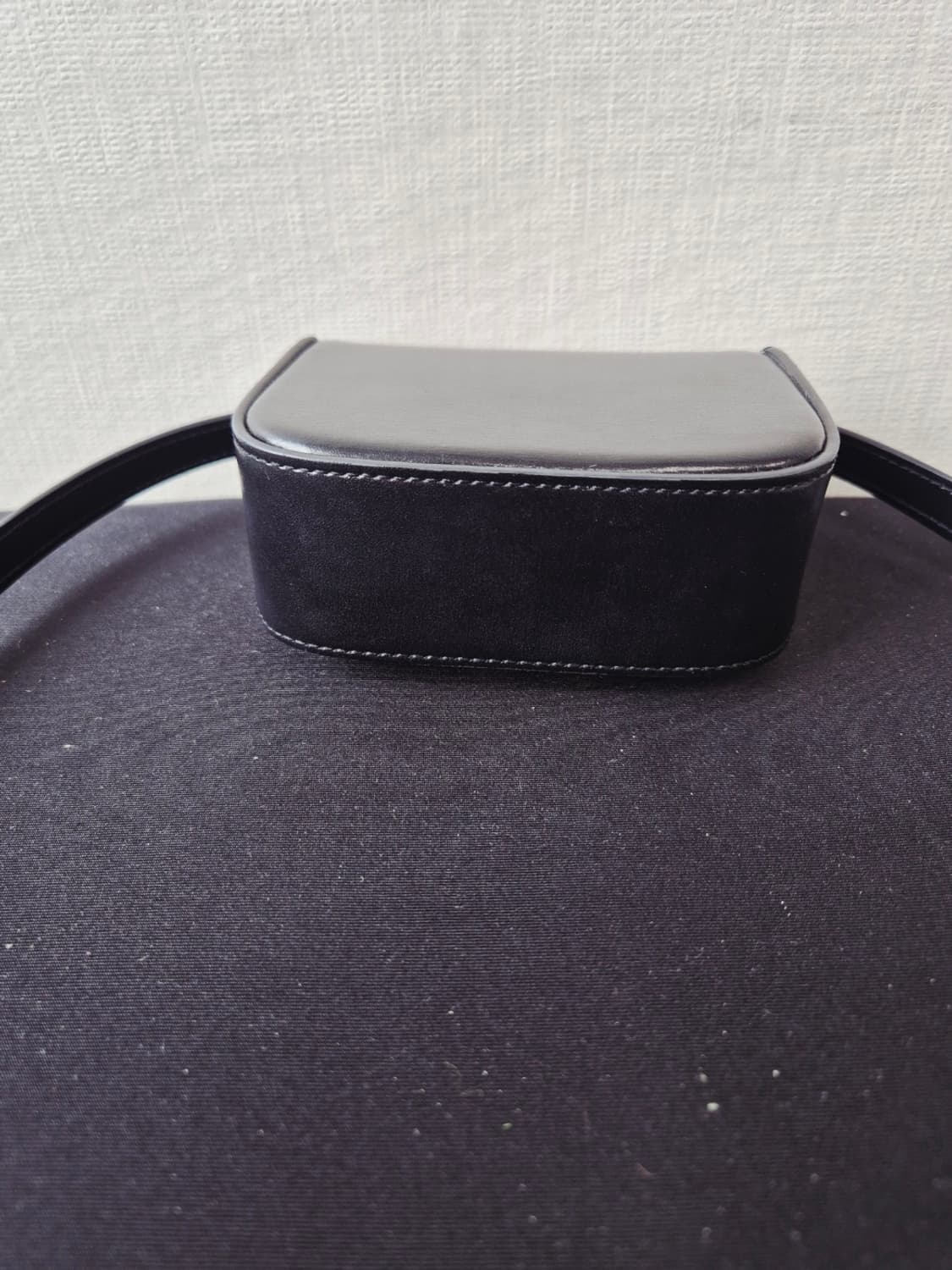 셀린느 트리옹프 미니 블랙 크로스백 상품이미지5