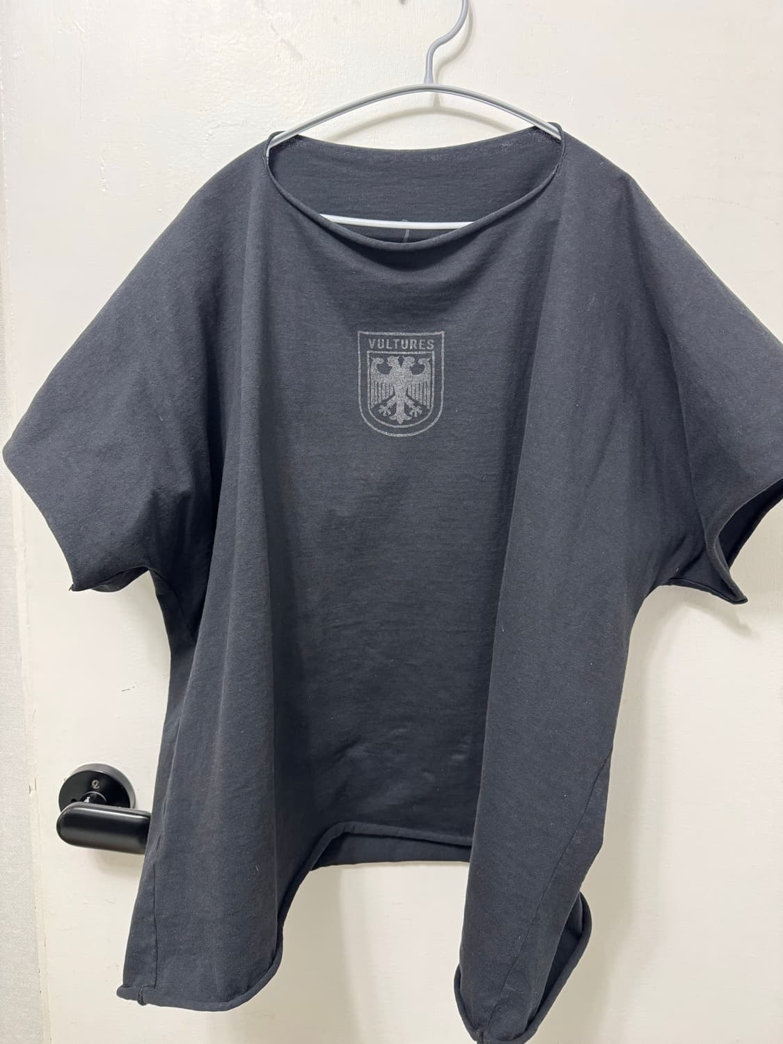 이지 벌처스 박스티  상품이미지1