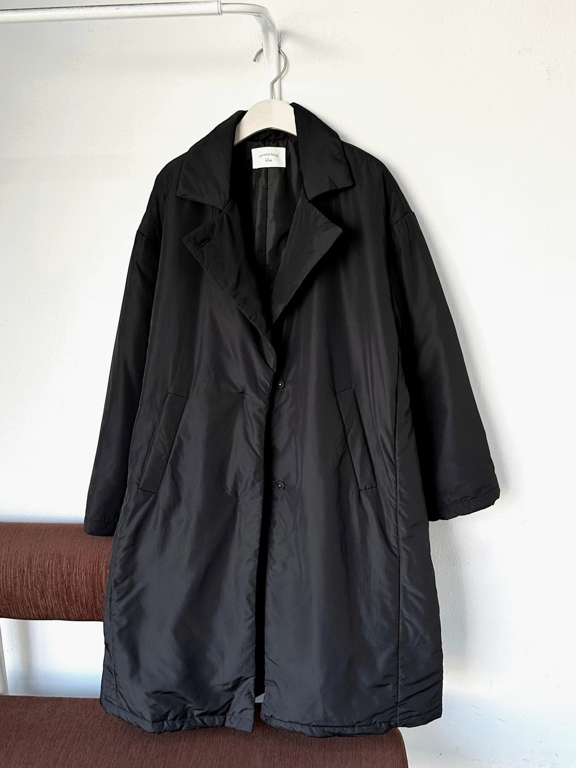 Padded wide silhouette chesterfield coat 상품이미지10