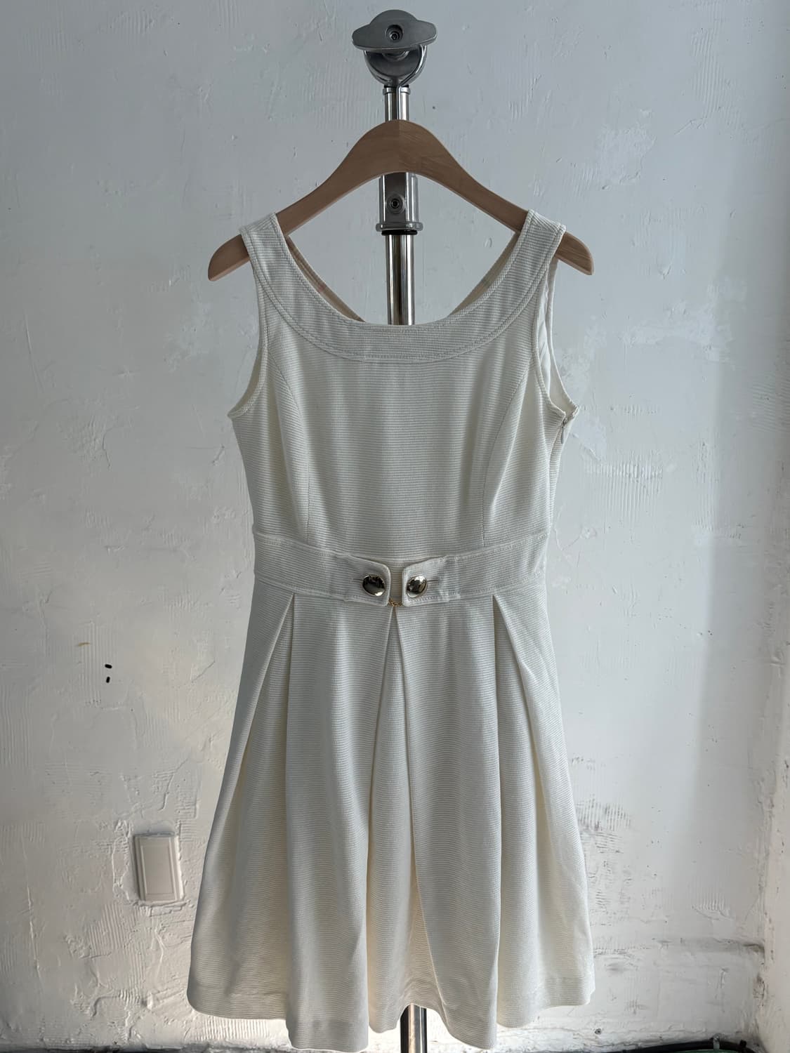 Burberry 버버리 블루라벨 금장 버튼 플레어 슬리브리스 원피스 상품이미지1