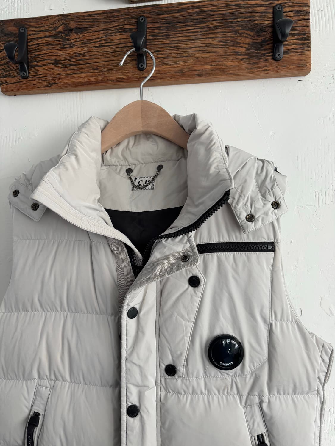 CP 컴퍼니 그레이 고글 구스다운 베스트 상품이미지2