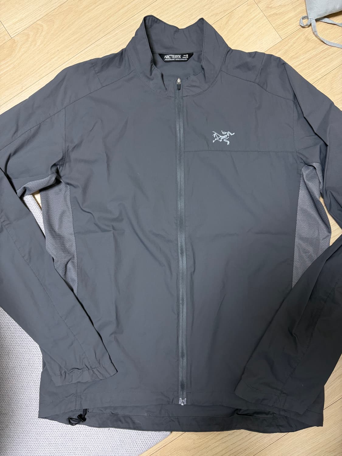 아크테릭스 스쿼미시 바람막이 95-100 최종가 상품이미지1