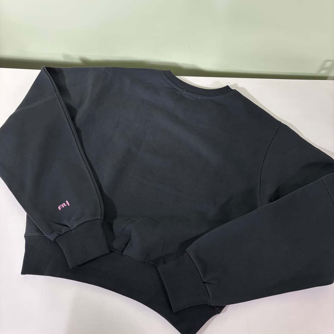 우먼FREE MAYOL 마욜 차콜 WOW 숏 맨투맨 상품이미지2