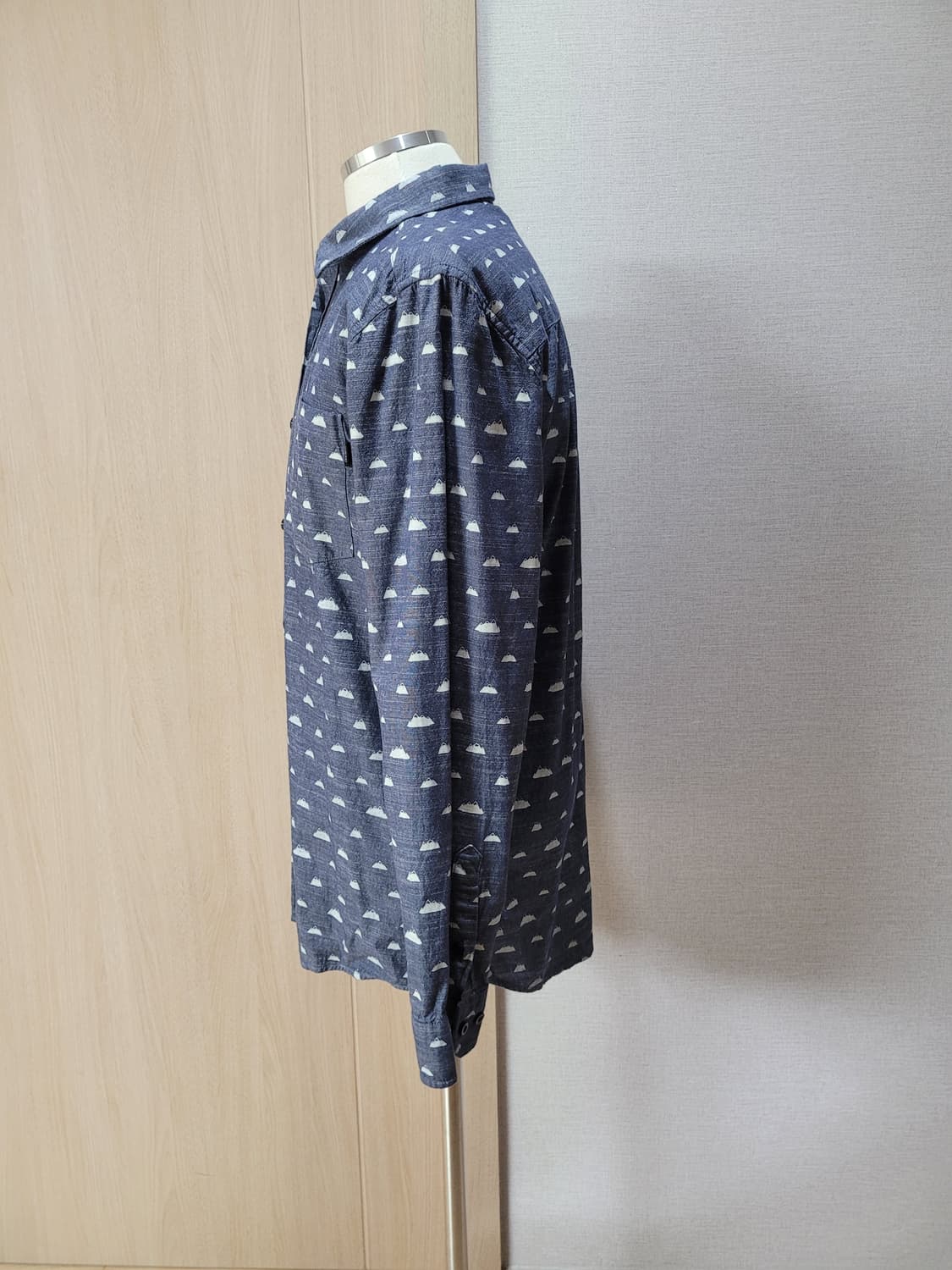 WESC 남자 패턴프린트 샴브레이 셔츠 M 네이비 상품이미지4