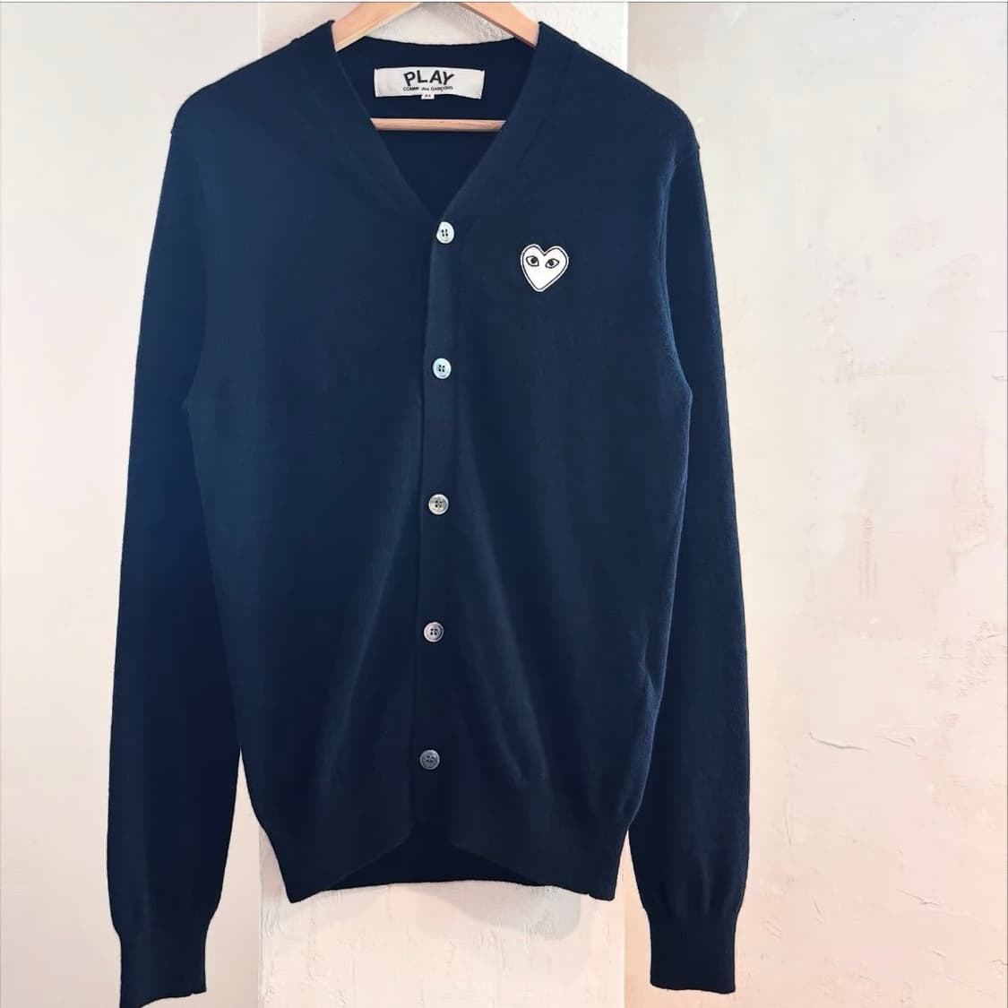 꼼데가르송 화이트 와펜 블랙 가디건 상품이미지2