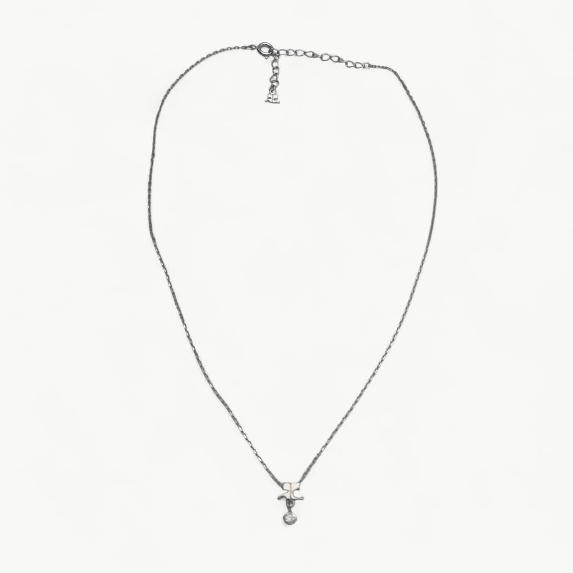 꾸레쥬 스톤포인트 로고 목걸이 상품이미지4