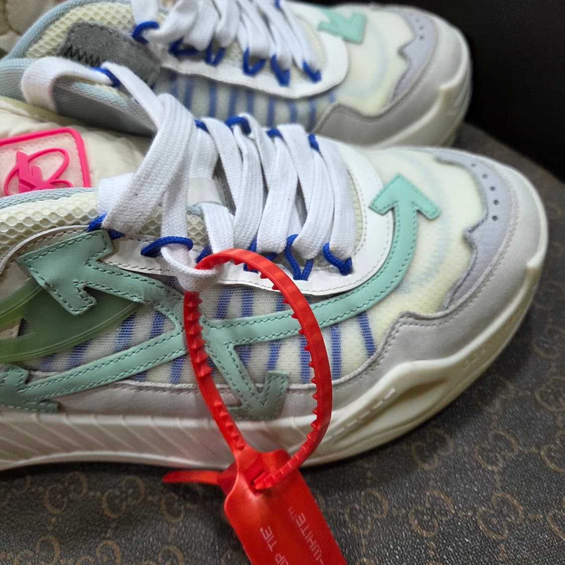 오프화이트 오디세이 1000 상품이미지10