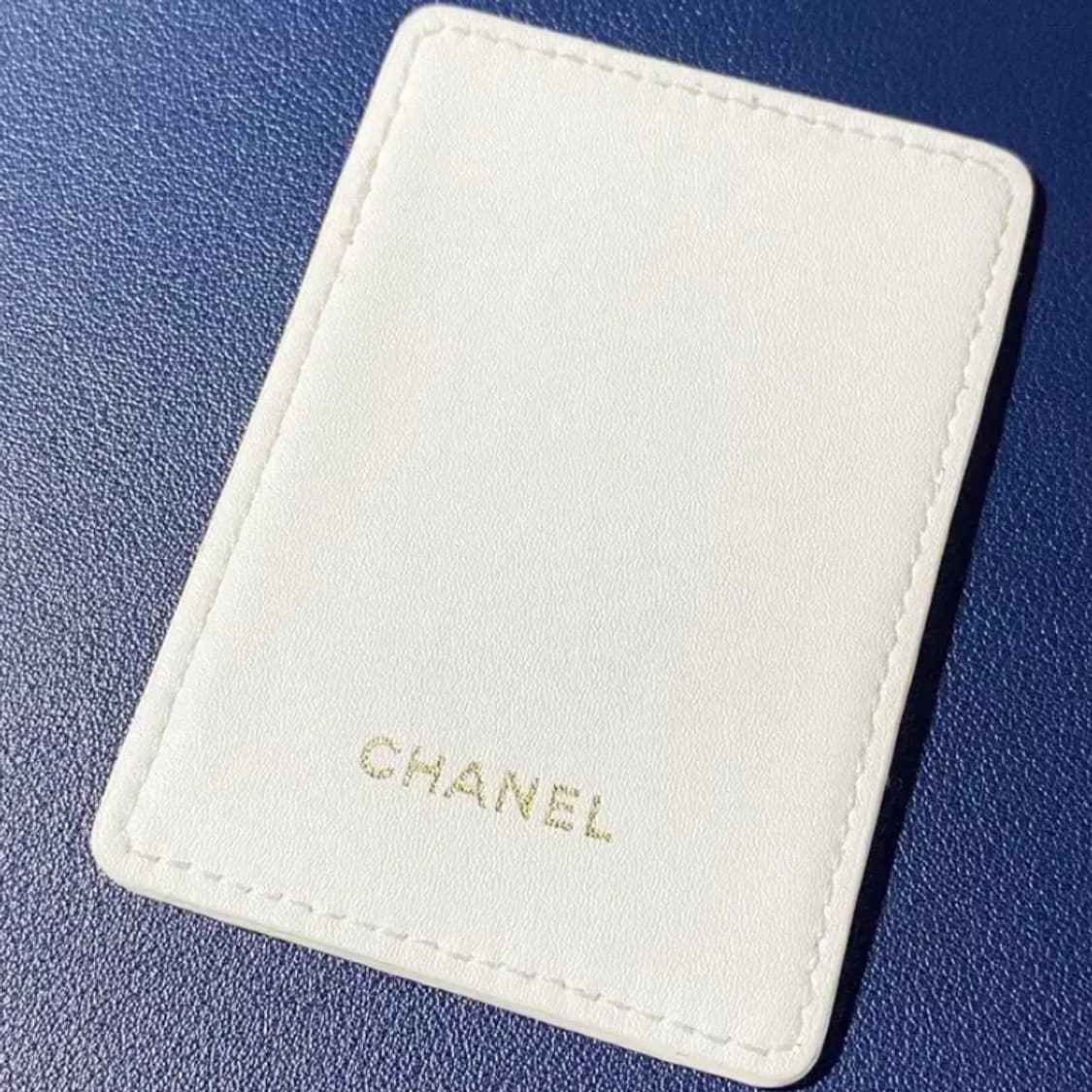 [정품] CHANEL 샤넬 코코크러쉬 크림화이트 카드지갑 상품이미지5