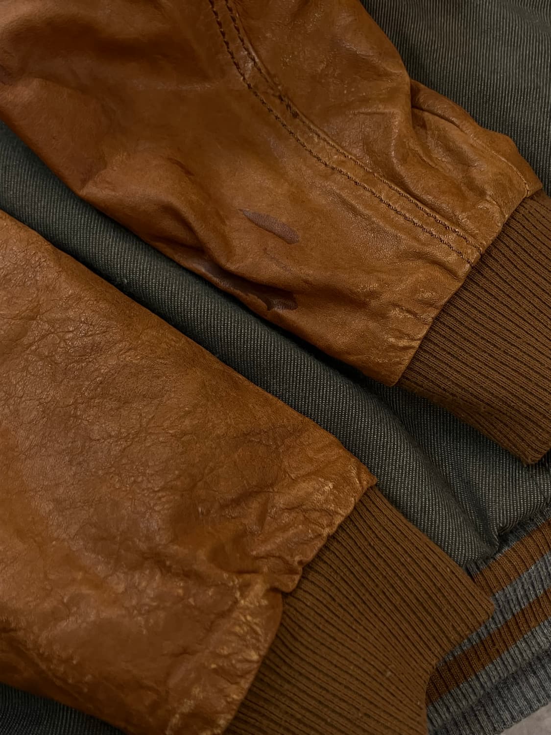 MLB 레더 소매 바시티 자켓 차콜 105  #csz2722  상품이미지7