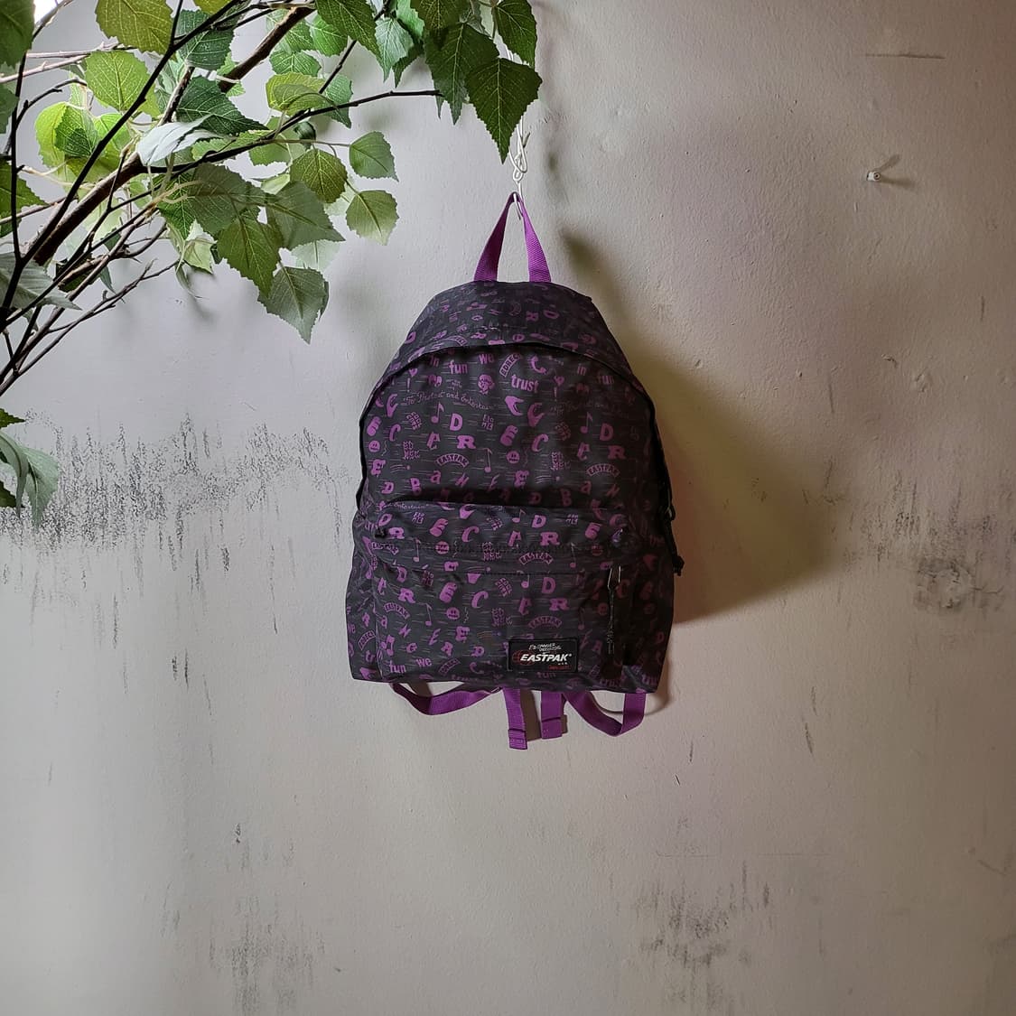 이스트팩 x 에드 뱅거 레코드 콜라보 벡팩 상품이미지1