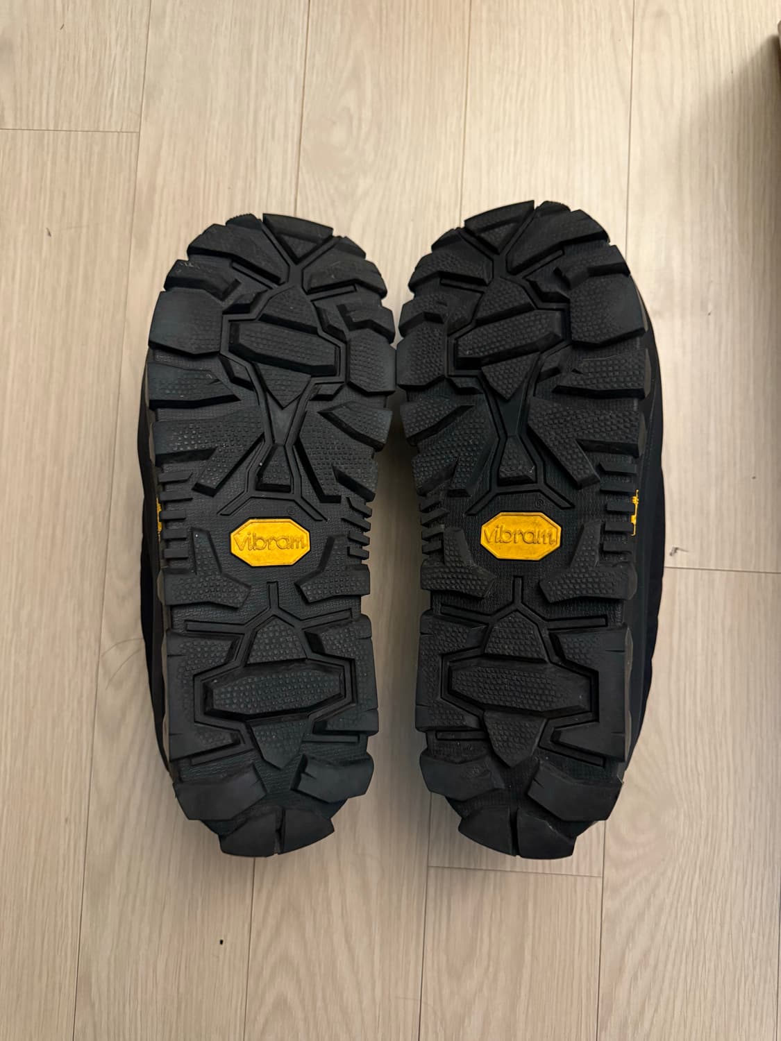 아모멘토 비브람 패디드 슬립온 상품이미지3