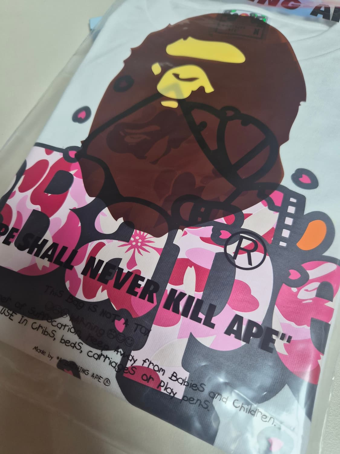 베이프 정품 M 사쿠라 카모 마일로 샤크 후드 온 베이프 티 상품이미지2