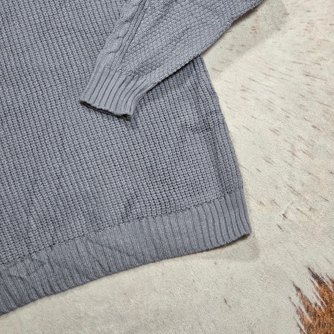 빔즈 하트 오버핏 스카이 꽈배기 니트 상품이미지6