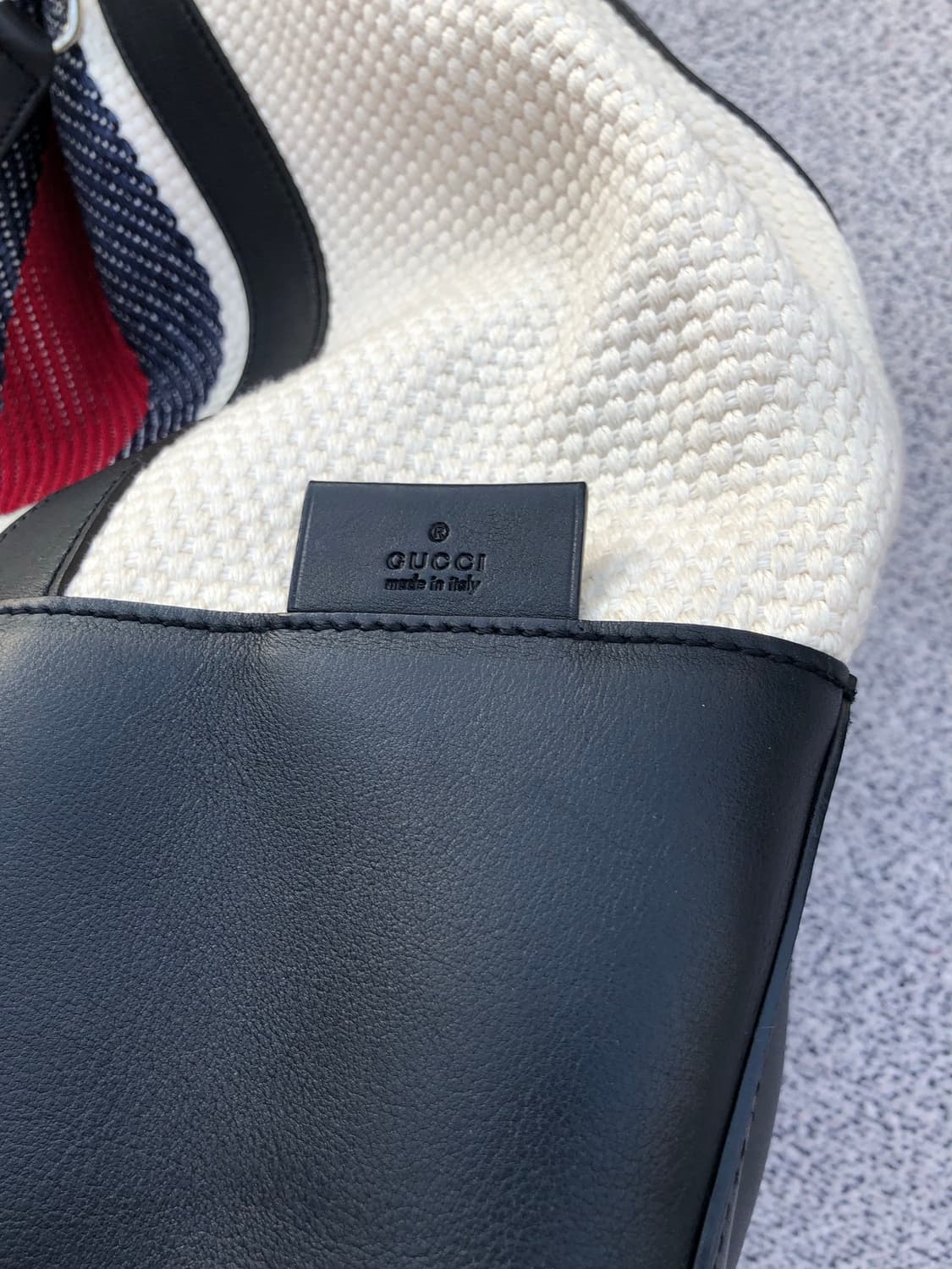 구찌 캔버스 비치 토트 앤 크로스백 라지 상품이미지2