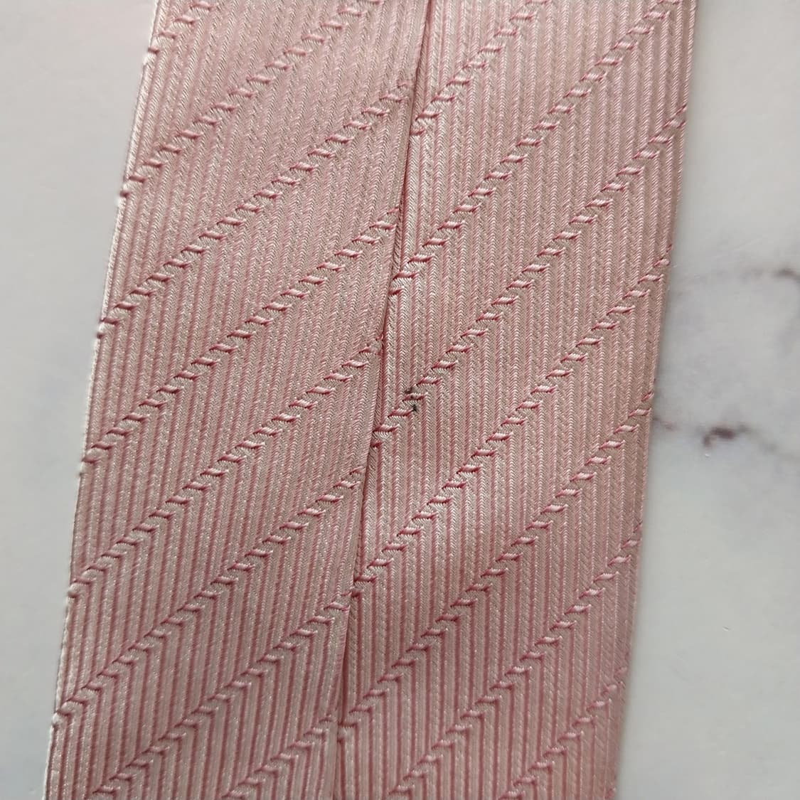 엠포리오 아르마니 실크 핑크 헤링본 넥타이 9cm A등급 K1515
 상품이미지9