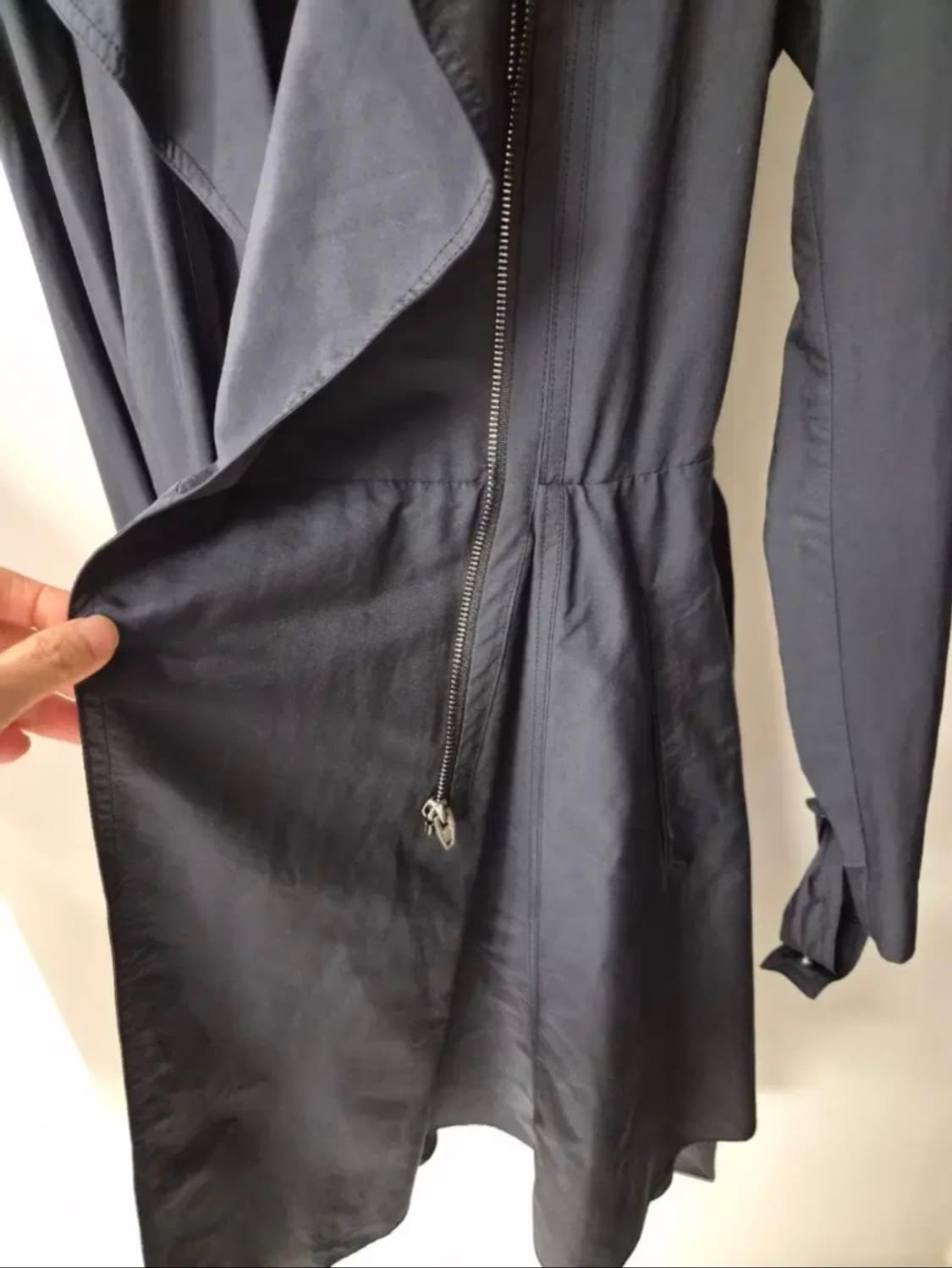 [시슬리] 다크네이비 지퍼 포인트 트렌치코트 (사이즈 44) 상품이미지4