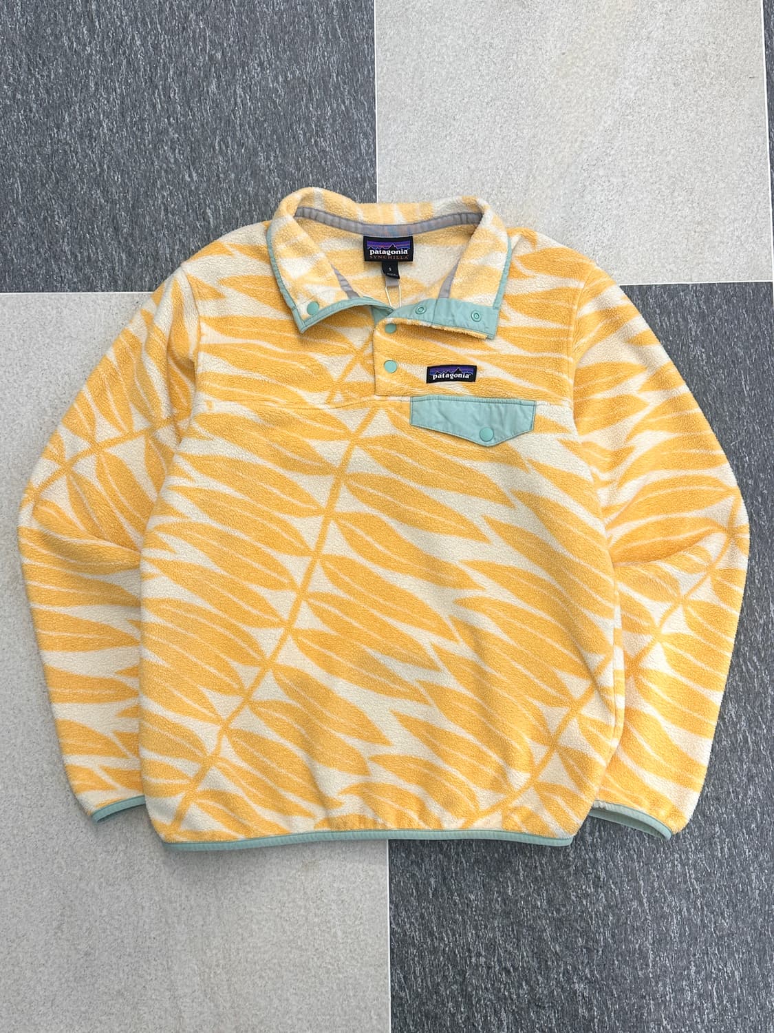 파타고니아 신칠라 옐로우 패턴 스냅 플리스  상품이미지5
