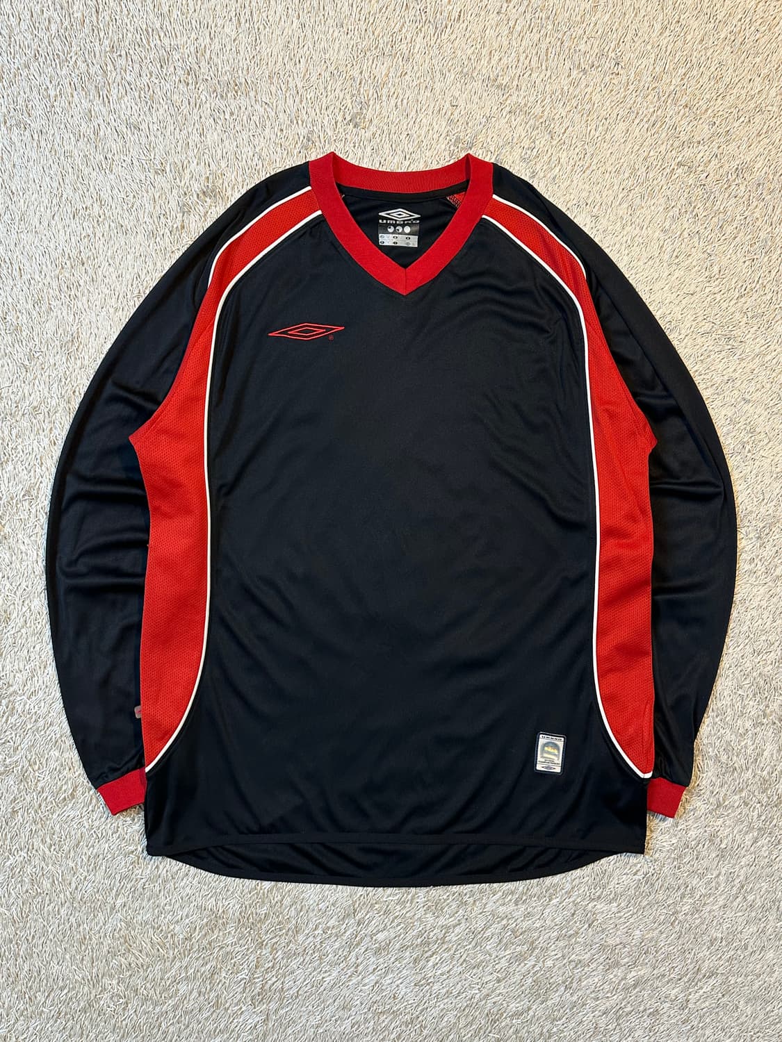 엄브로 UMBRO 올드스쿨 기능성 배색 긴팔 티셔츠 상품이미지1