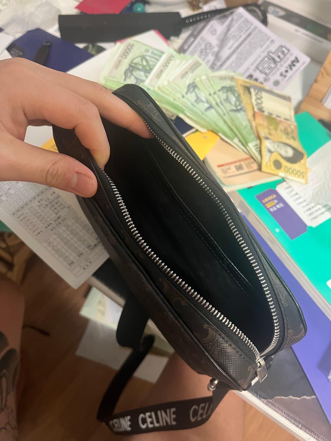 셀린느 트리옹프 캔버스 미디엄 메신저백 상품이미지6