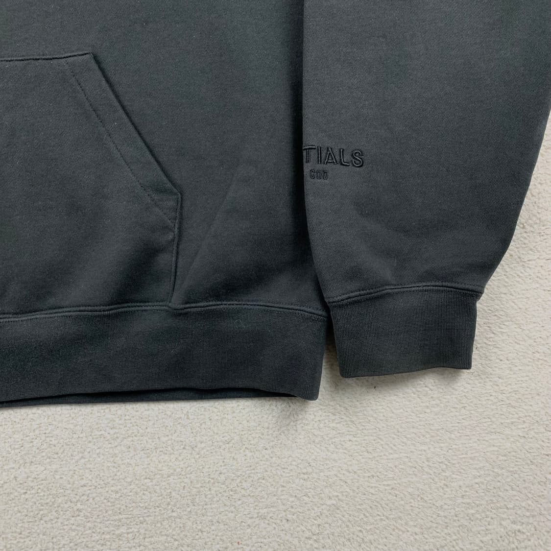 피어오브갓 에센셜 스카치 빅로고 블랙 후드티 상품이미지5