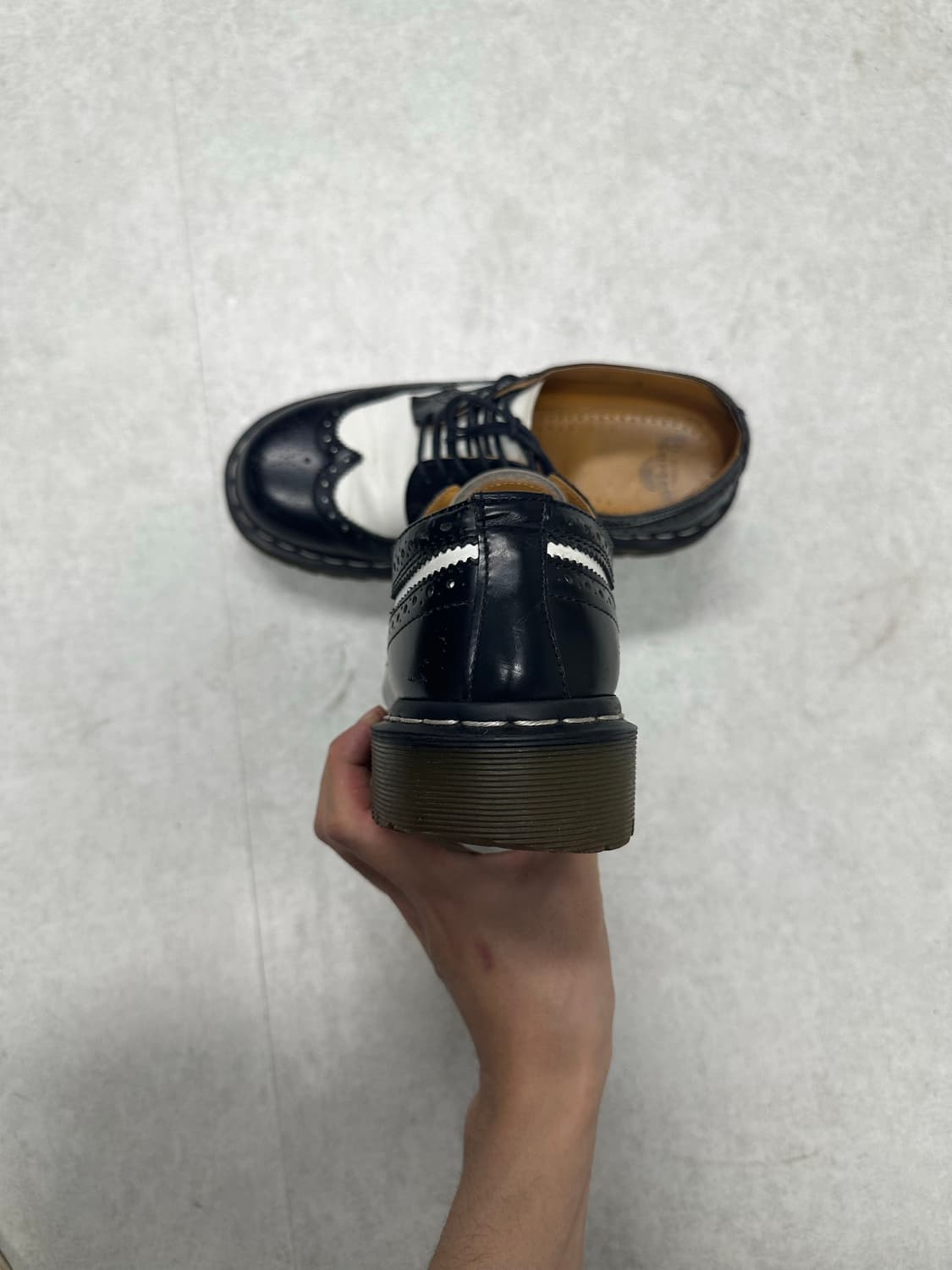 닥터마틴 윙팁 상품이미지4