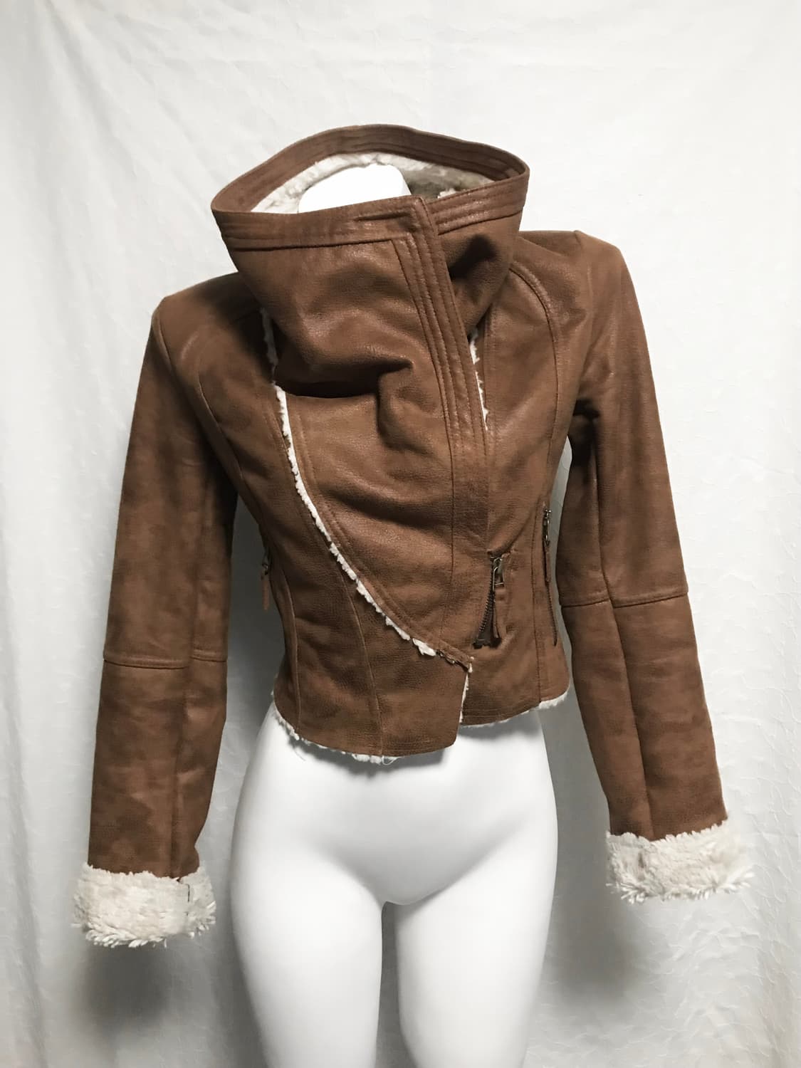 빈티지 하이넥 사선 지퍼 퍼 무스탕 크롭 자켓 상품이미지5