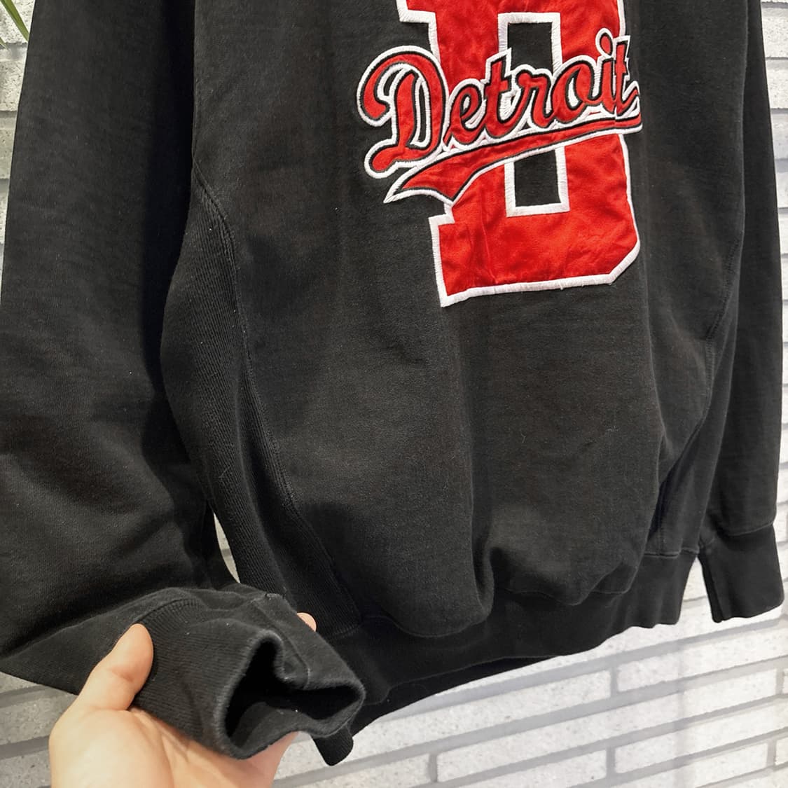 스티브앤베리스 NHL 헤비스웻셔츠 레드윙스 패치 디테일 블랙 상품이미지5