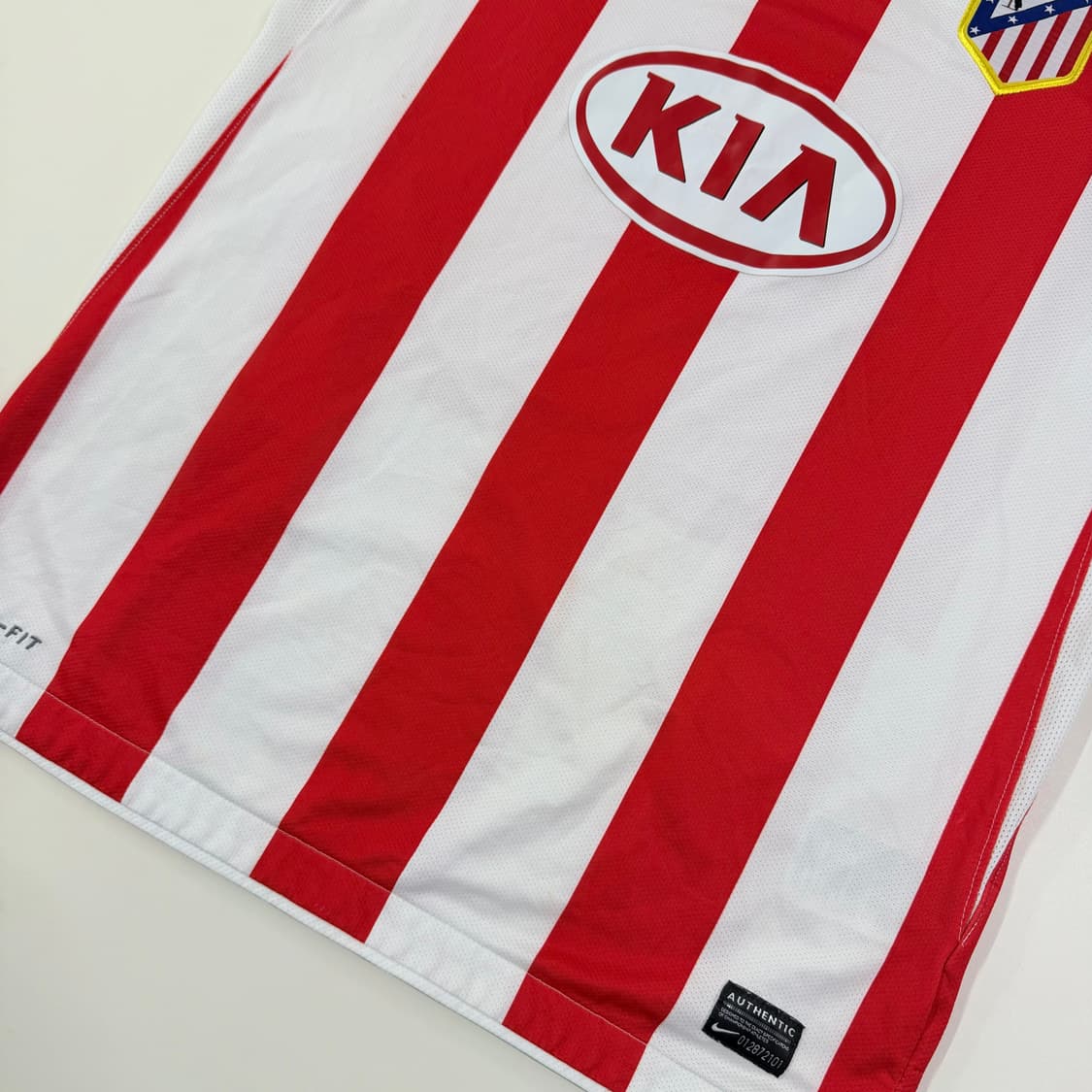 10-11 AT마드리드 홈 아구에로 유니폼 상품이미지8