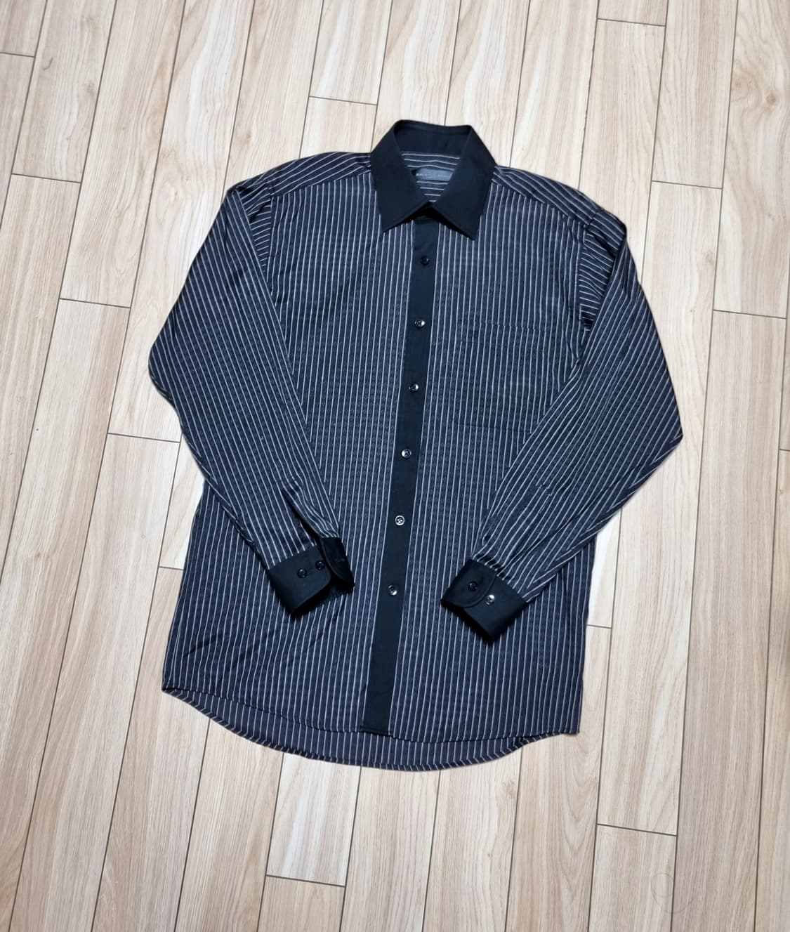 발렌시아가 90s 스트라이프 셔츠 상품이미지1