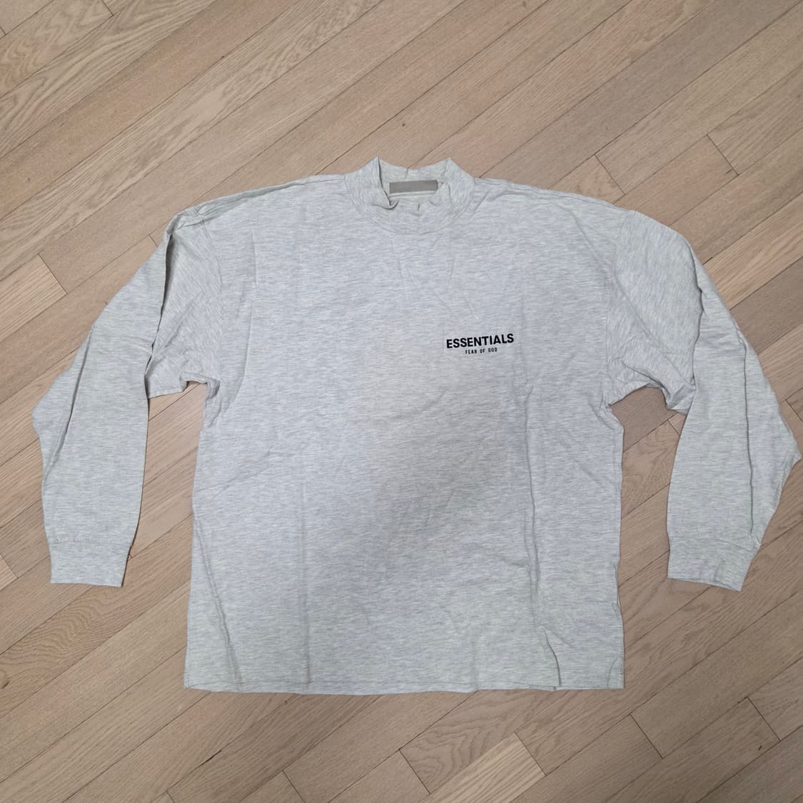 에센셜 더 코어 롱 슬리브 티셔츠 라이트오트밀 L 상품이미지1