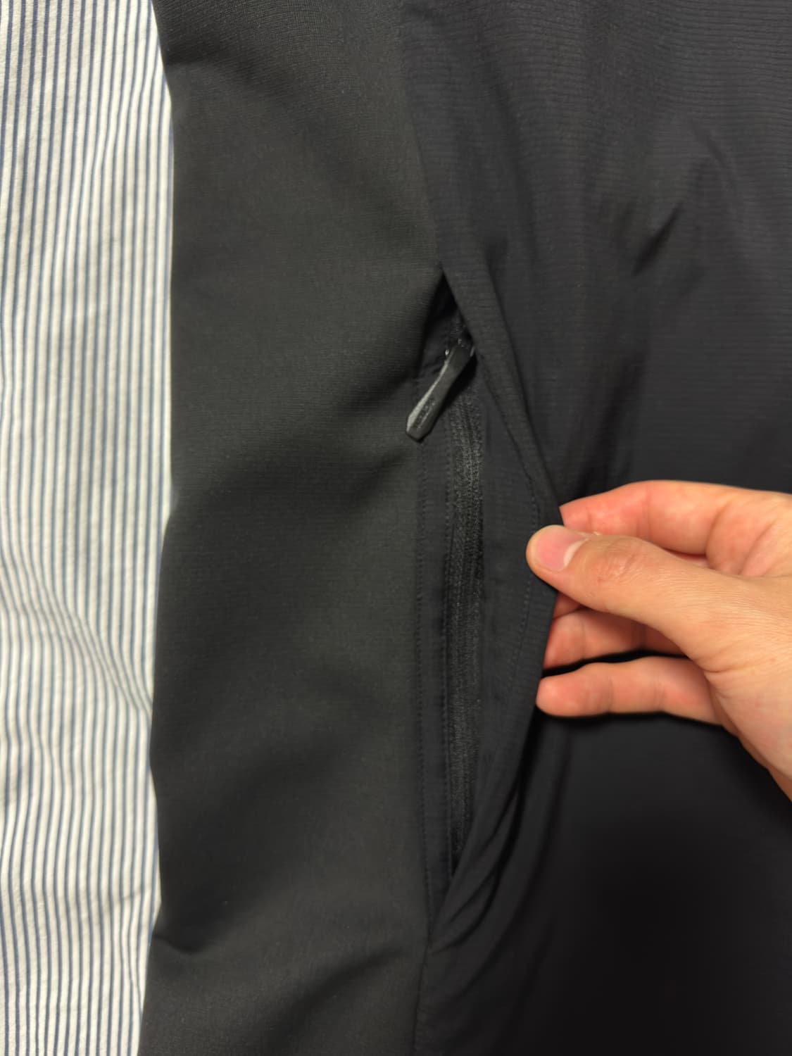 (SS급) 아크테릭스 아톰 LT 후디 블랙 M 상품이미지8